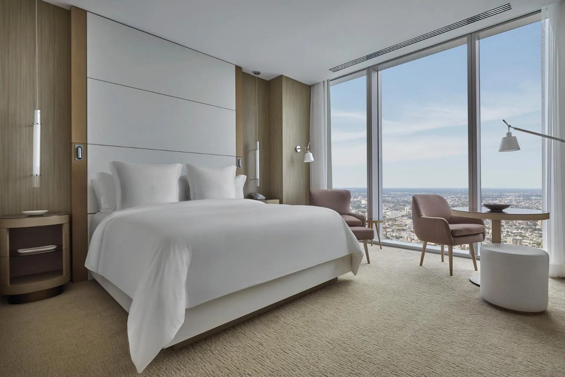 Bedroom, Bed in Four Seasons Hotel Philadelphia at Comcast Center