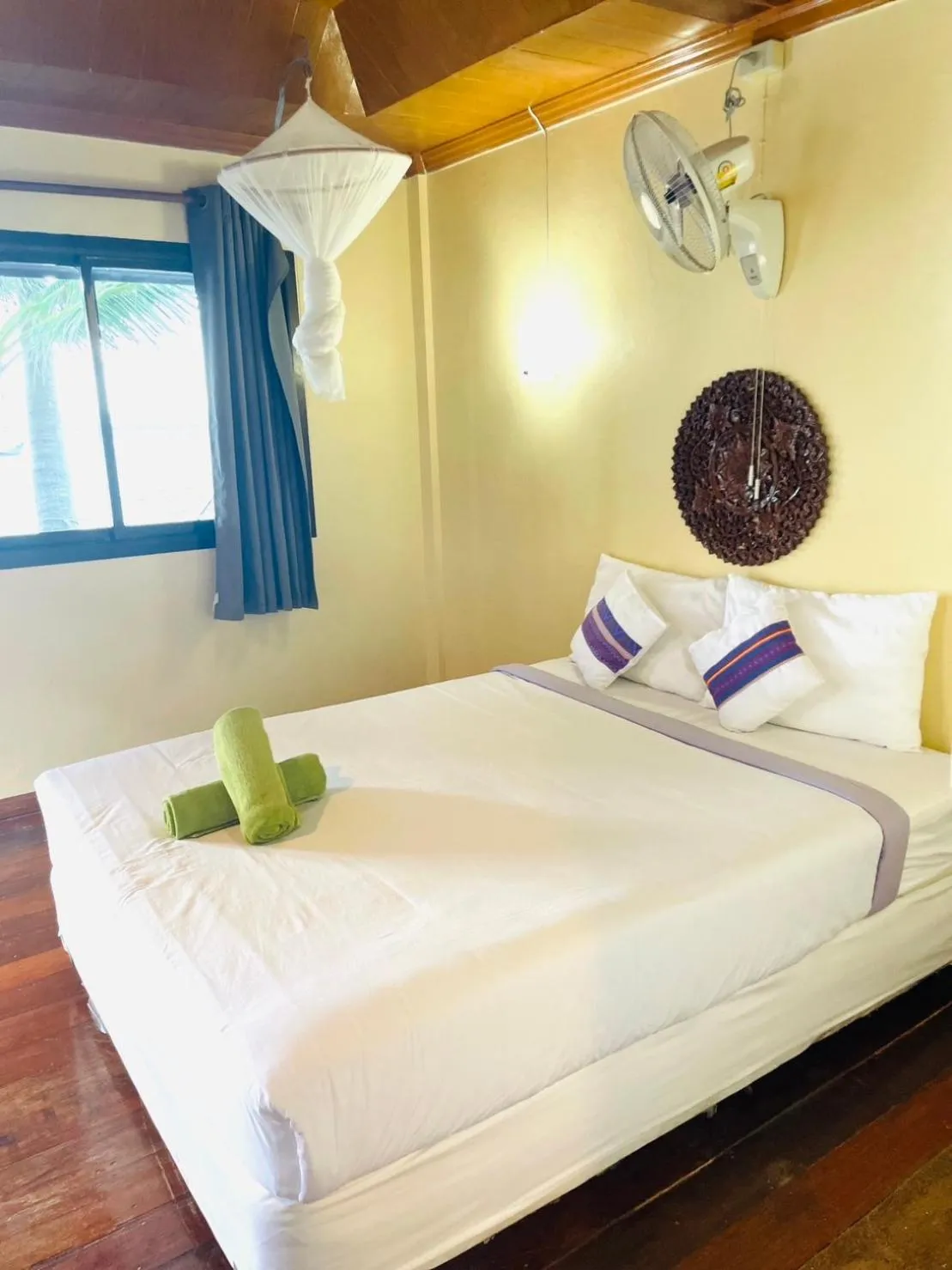 Bed in Bottle Beach 1 Resort