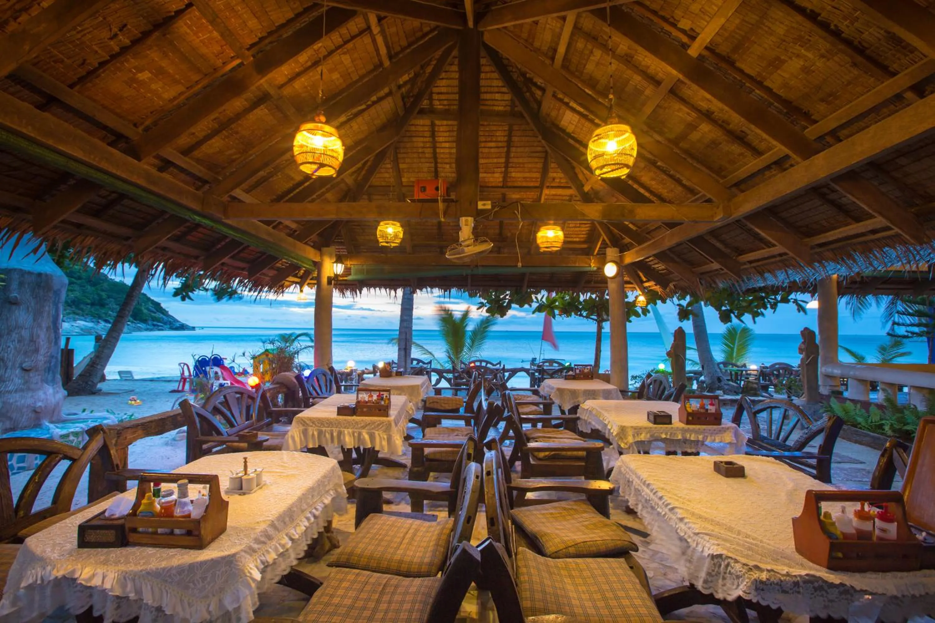 Restaurant/places to eat in Bottle Beach 1 Resort