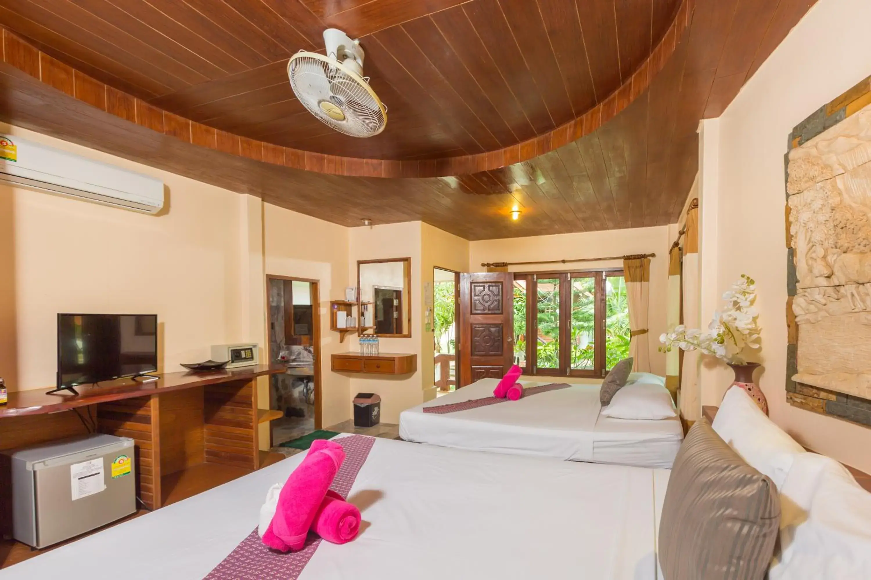 Deluxe Triple Room in Bottle Beach 1 Resort Deluxe Triple Room in Bottle Beach 1 Resort