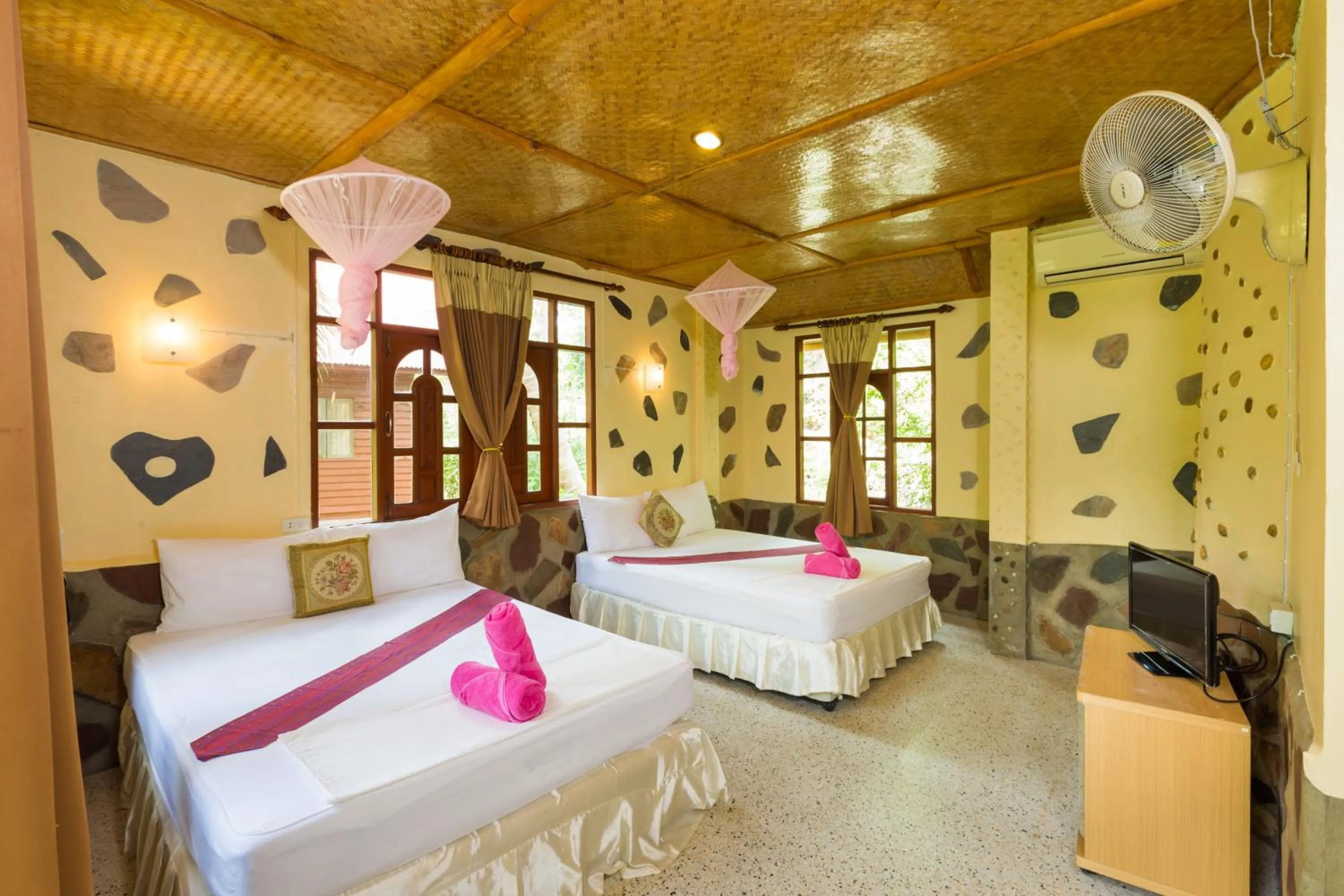 Decorative detail in Bottle Beach 1 Resort