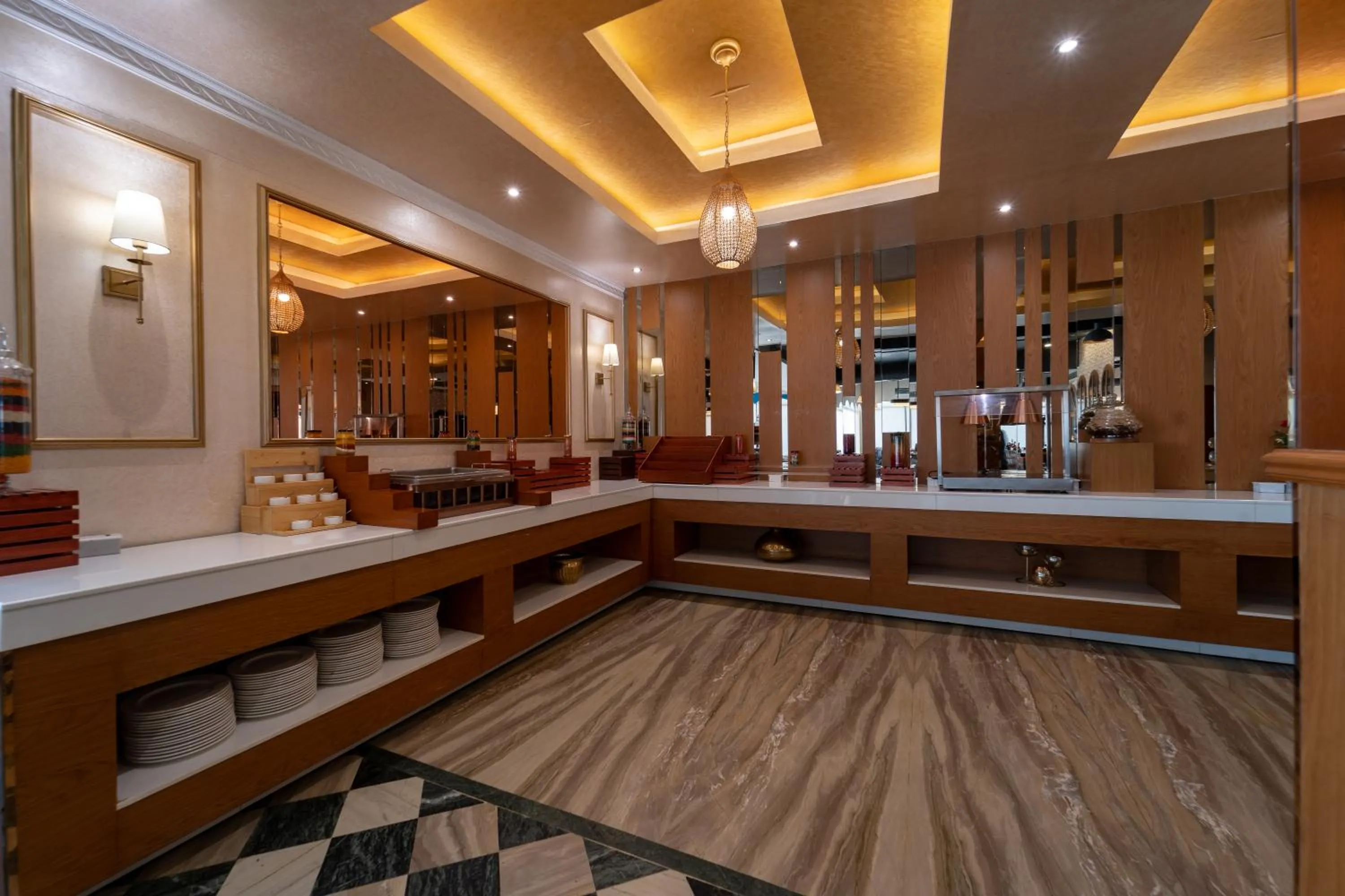 Restaurant/places to eat in Divine Resort & Spa