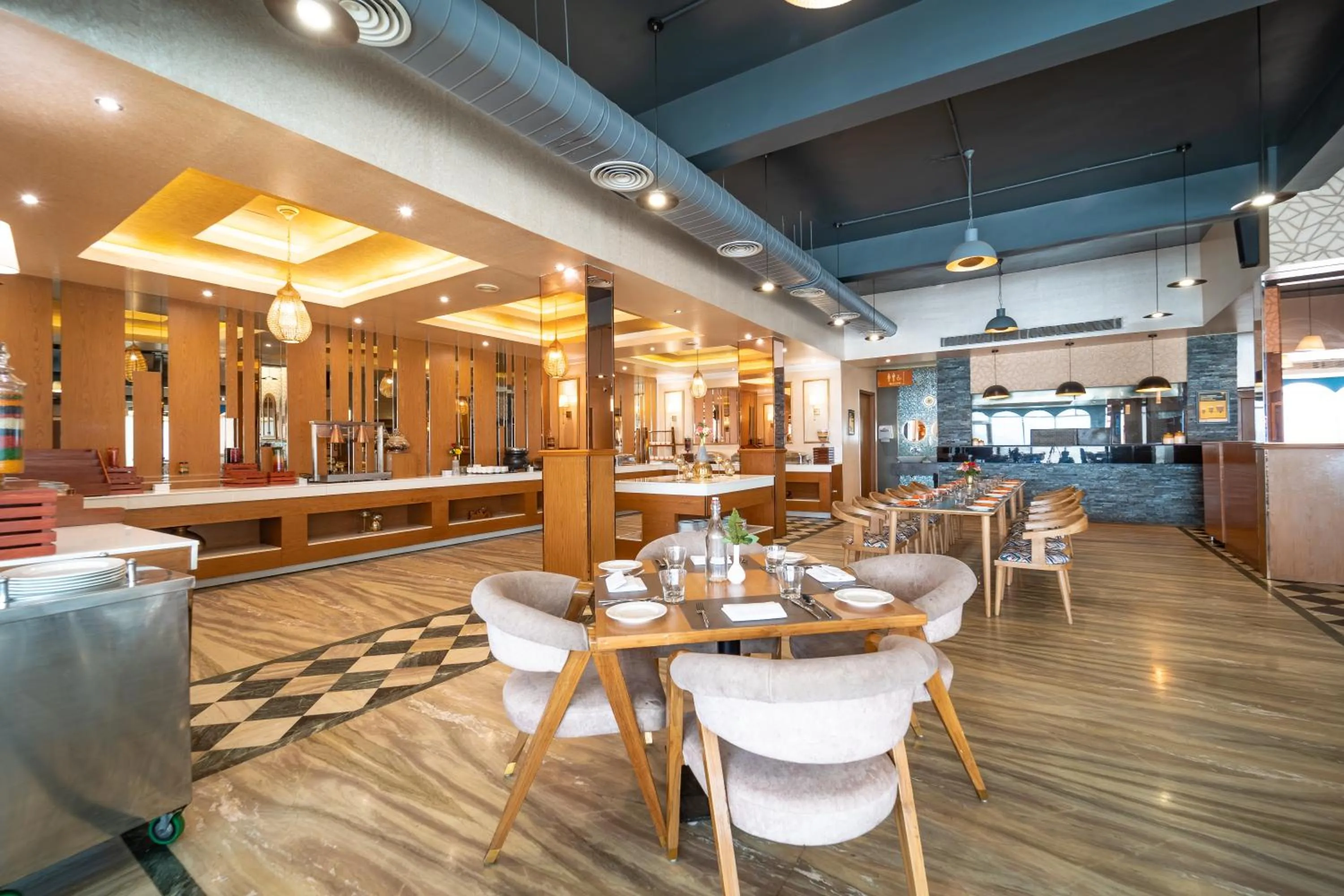 Restaurant/places to eat in Divine Resort & Spa