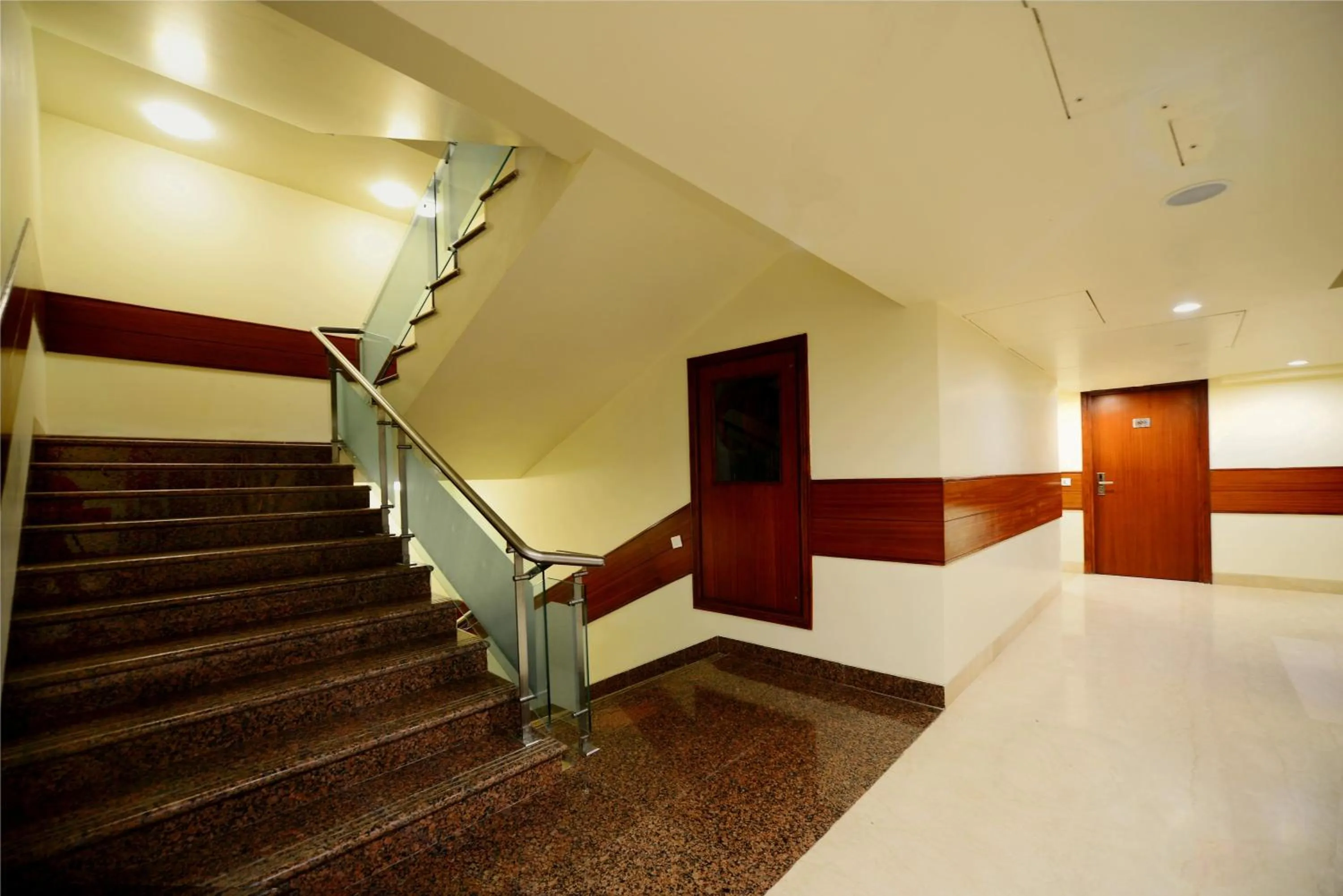 Area and facilities in Hotel Regent Grand
