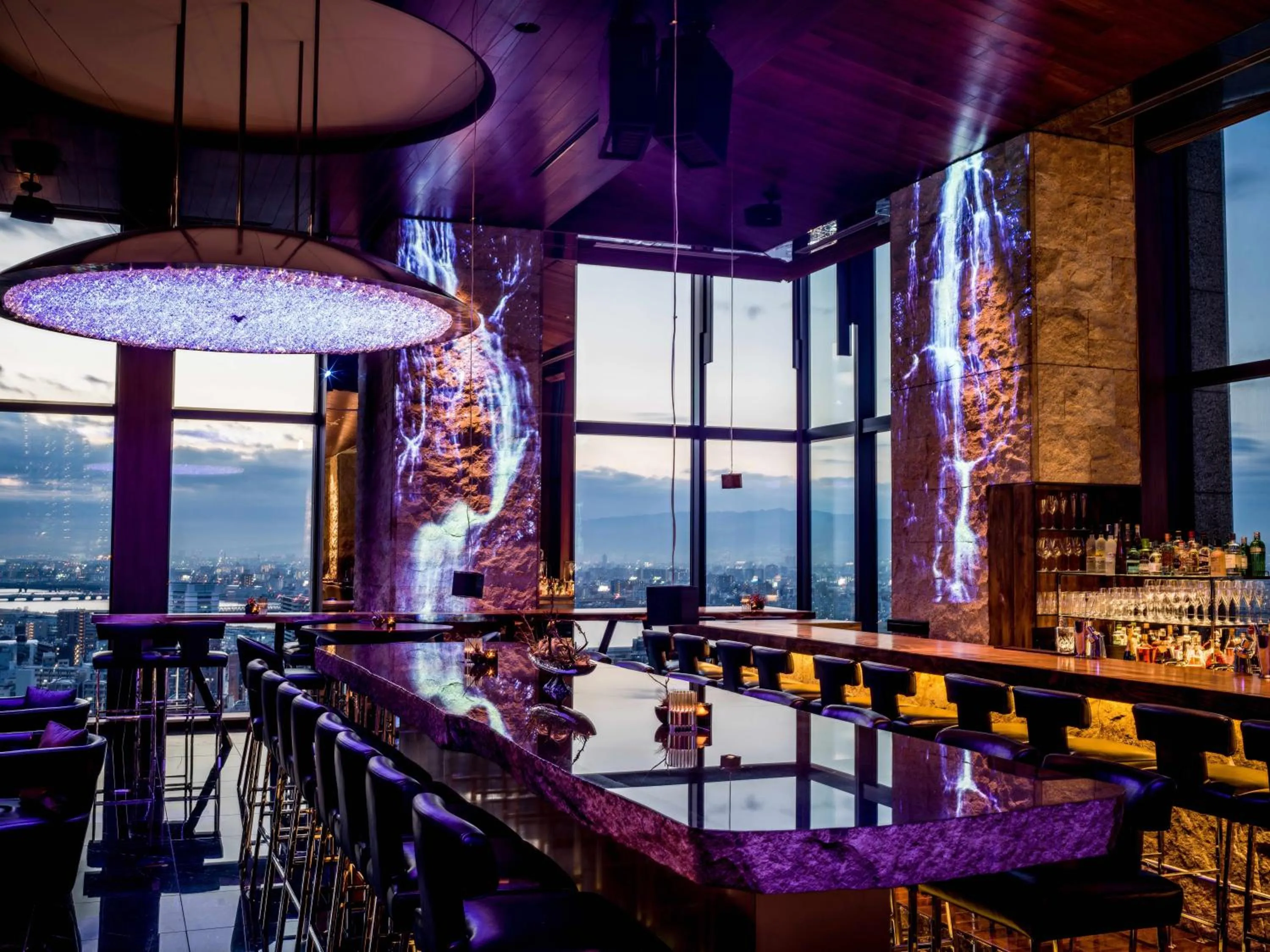 Lounge or bar in InterContinental Hotel Osaka by IHG