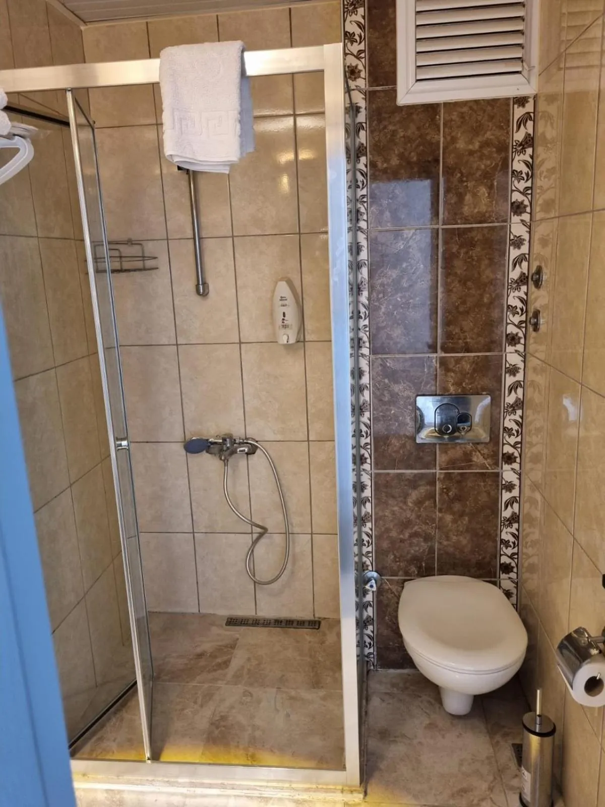 Shower in TEPE HOTEL&BUSINESS SUITE