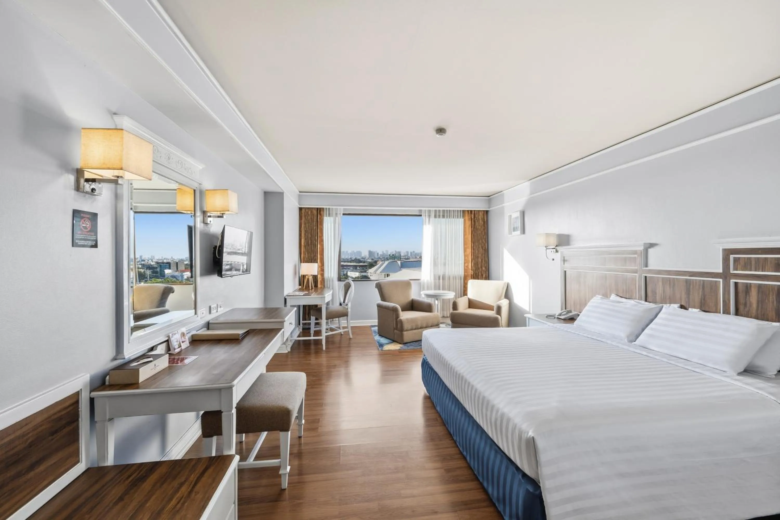 Photo of the whole room, Bed in Town in Town Hotel Bangkok