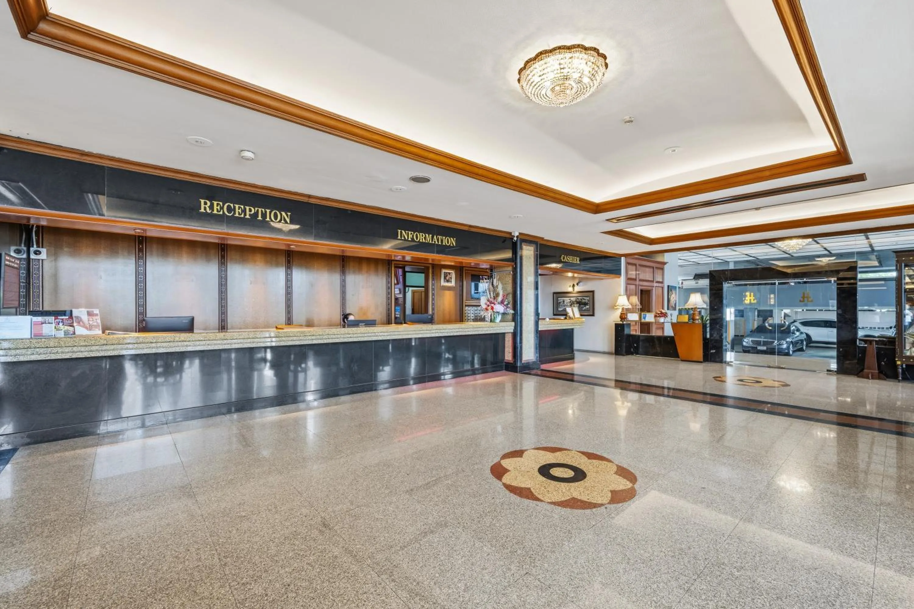 Lobby or reception in Town in Town Hotel Bangkok