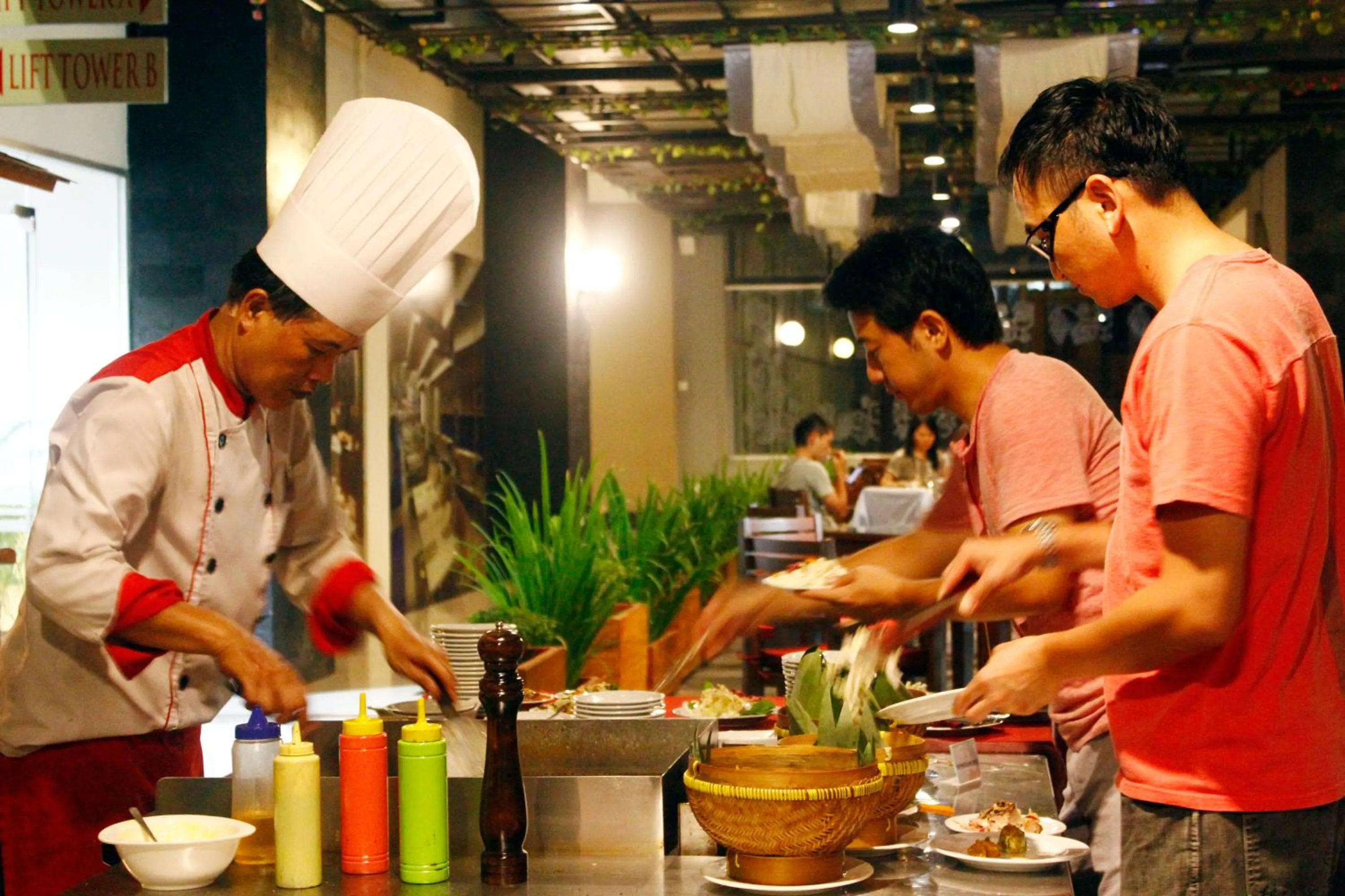 Restaurant/places to eat in Nagoya Mansion Hotel and Residence