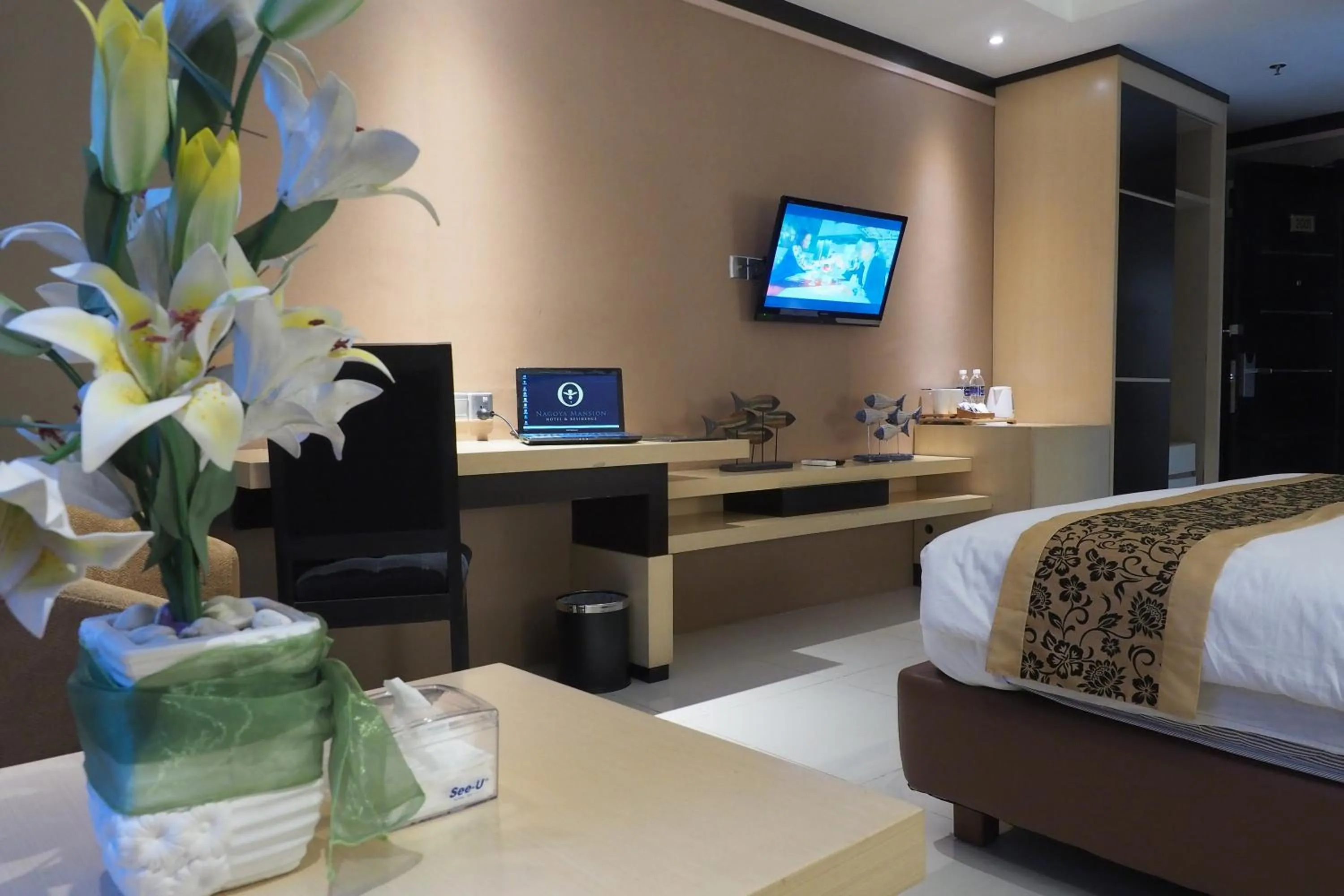 TV and multimedia, Bed in Nagoya Mansion Hotel and Residence