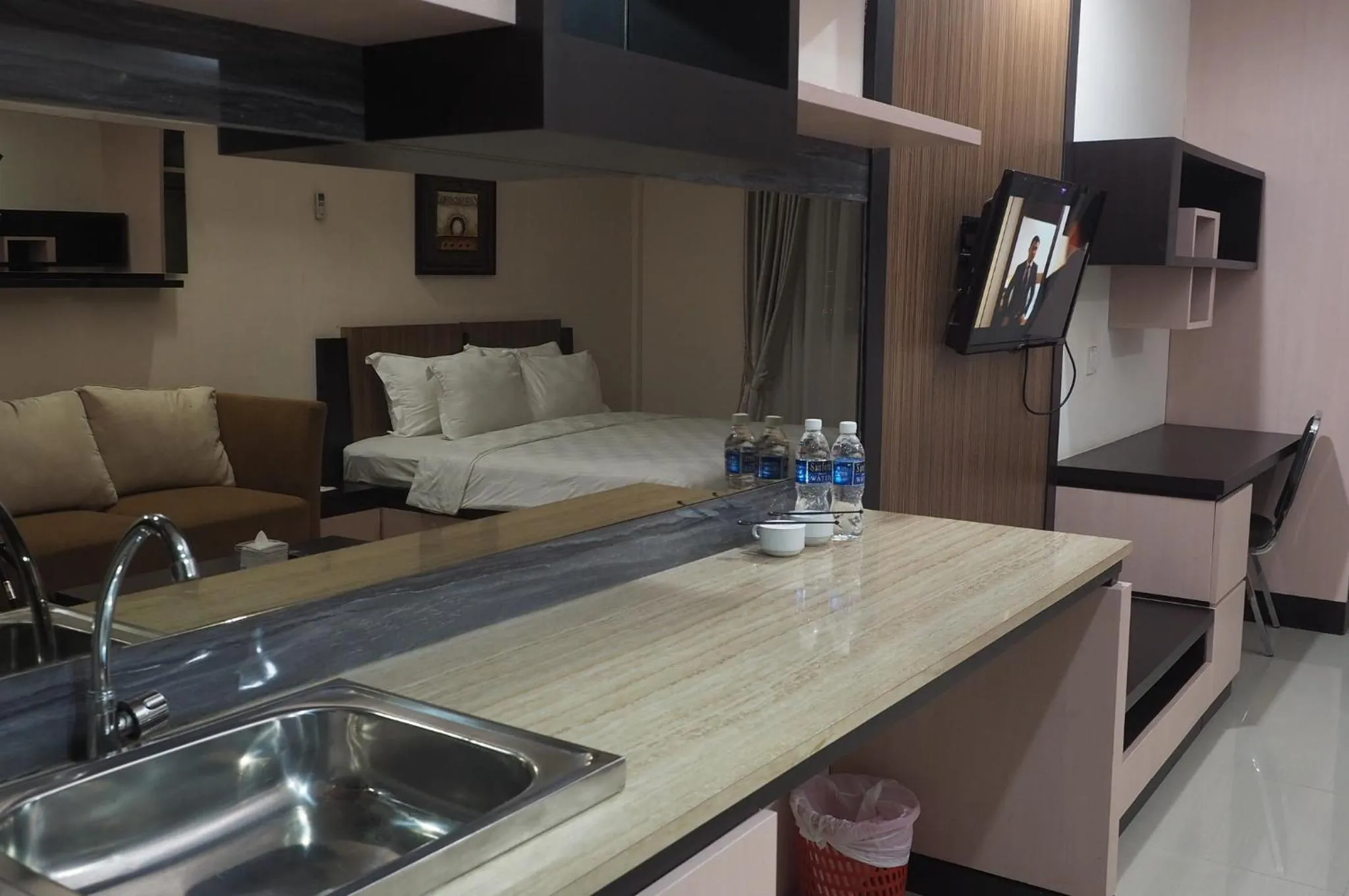 TV and multimedia in Nagoya Mansion Hotel and Residence