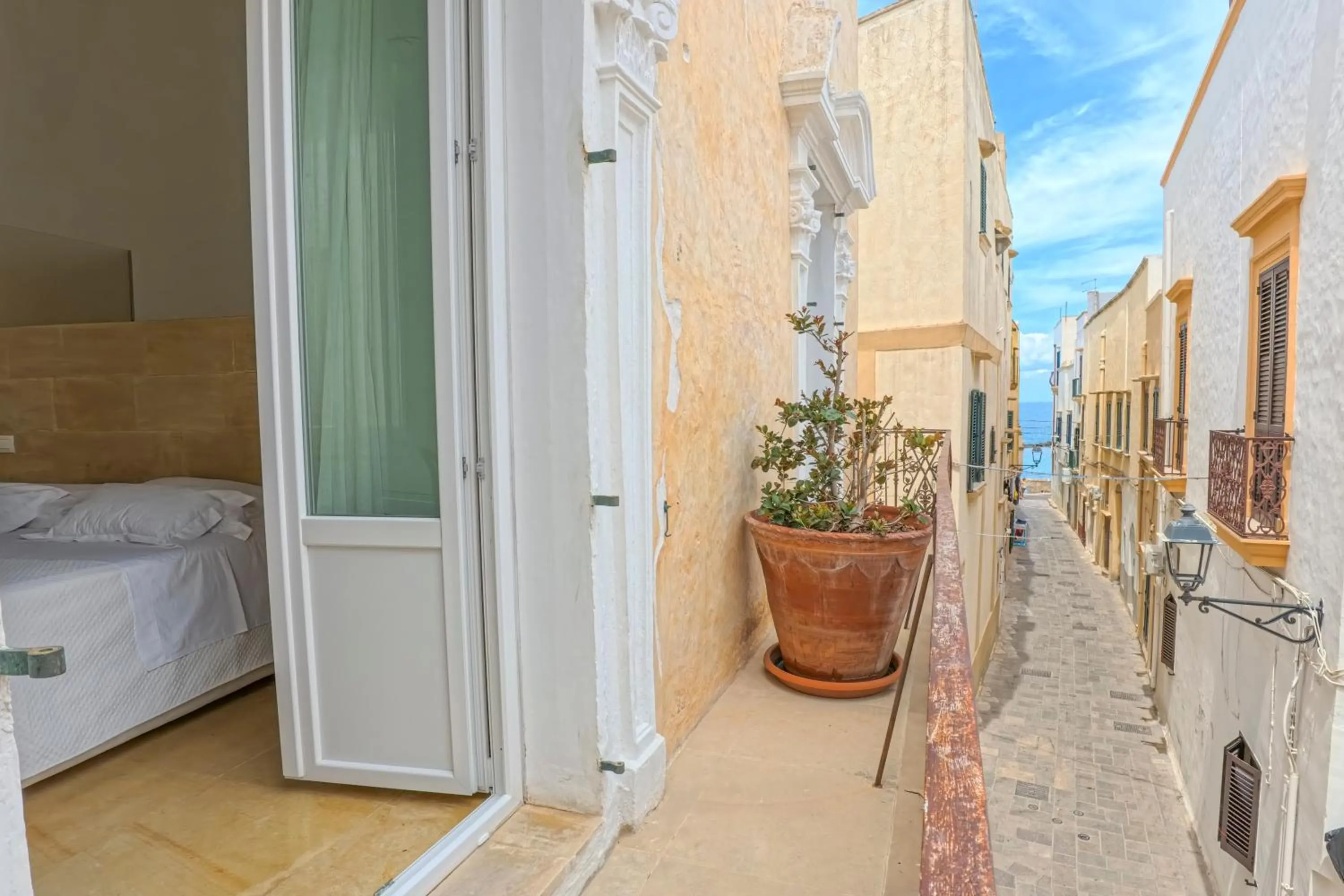 Balcony/Terrace in Pascaraymondo Suite Palace