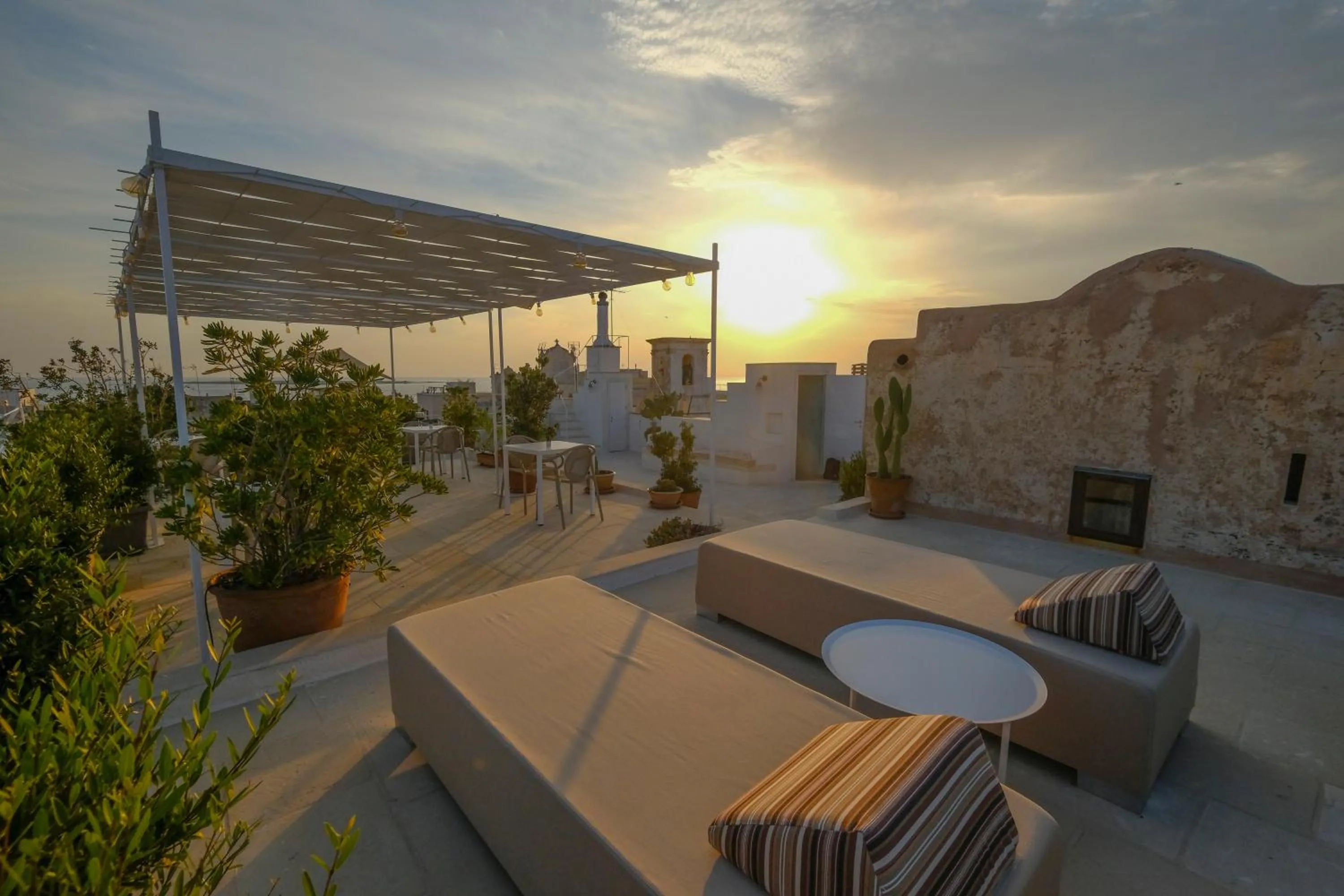 Property building in Pascaraymondo Suite Palace