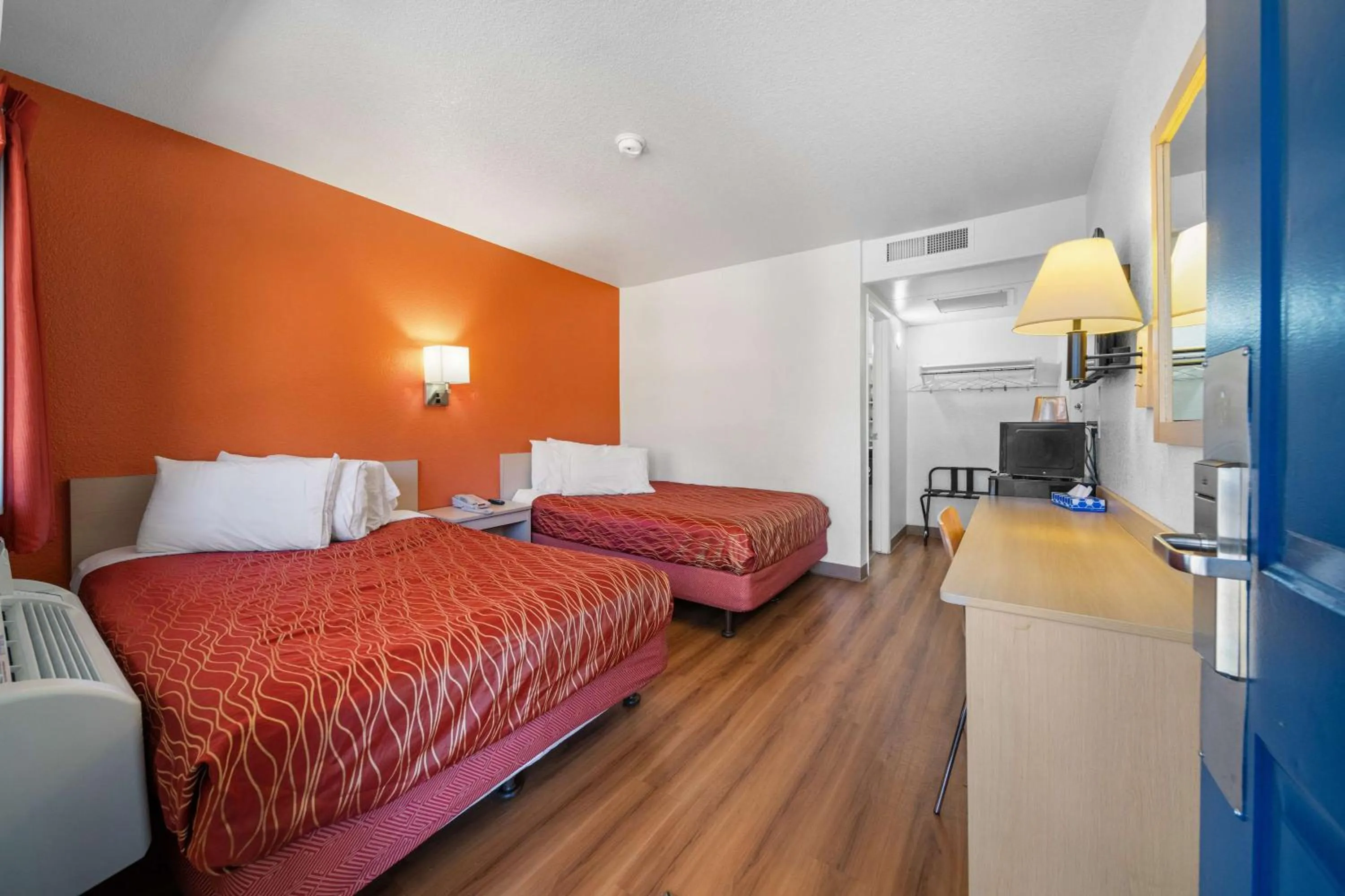 Bedroom, Bed in Motel 6-Big Bear Lake, CA