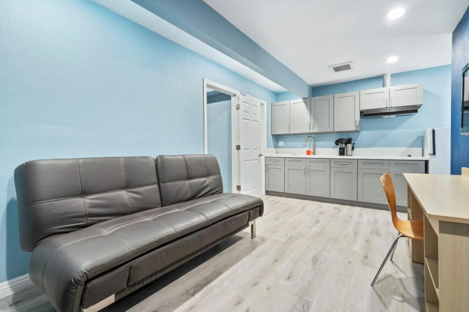 Living room in Motel 6-Big Bear Lake, CA