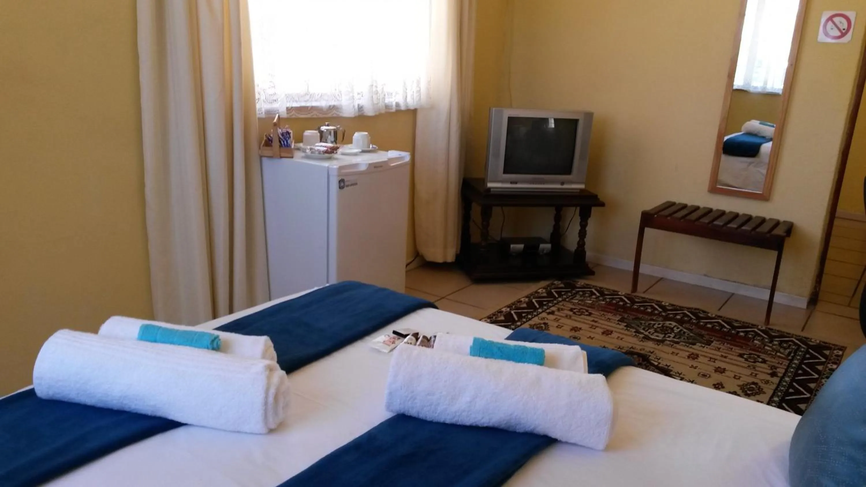 Day, Bed in The Old Mill Hotel