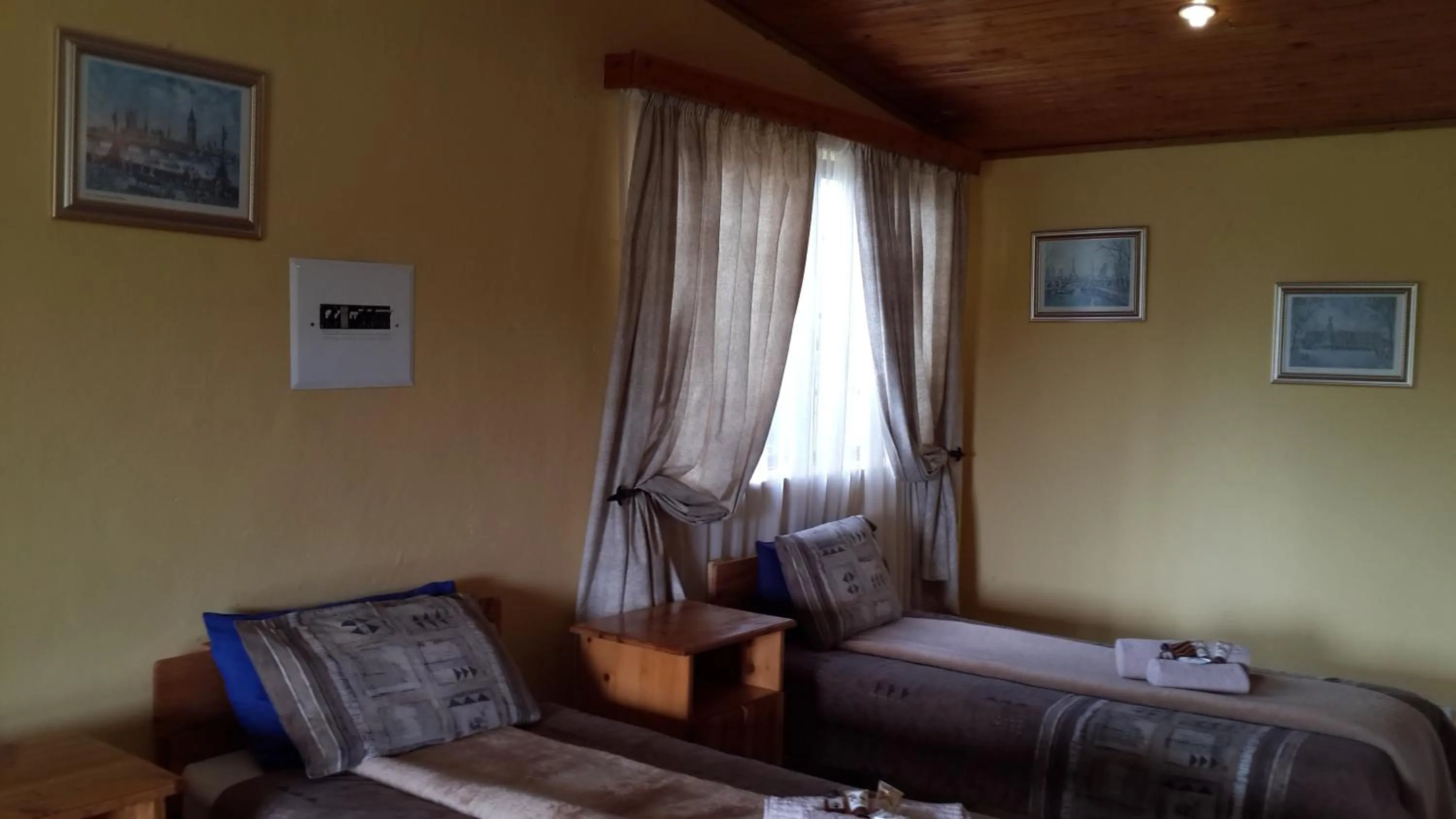 Property building, Bed in The Old Mill Hotel