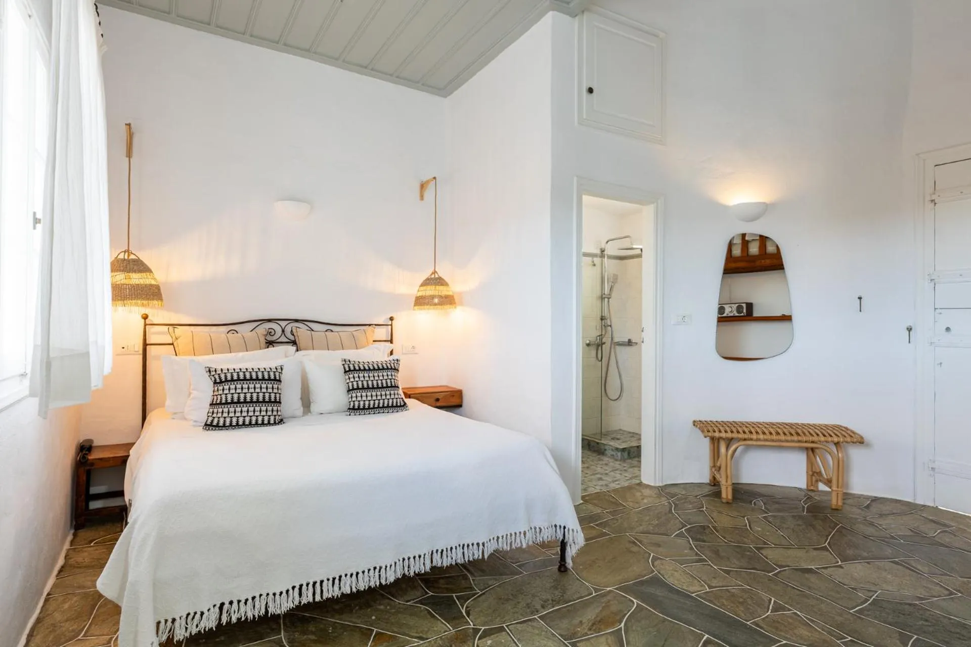 Bedroom, Bed in Lighthouse Hotel