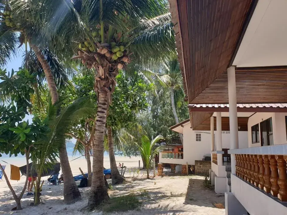 Beach Front Villa in Island Spa Resort Beach Front Villa in Island Spa Resort