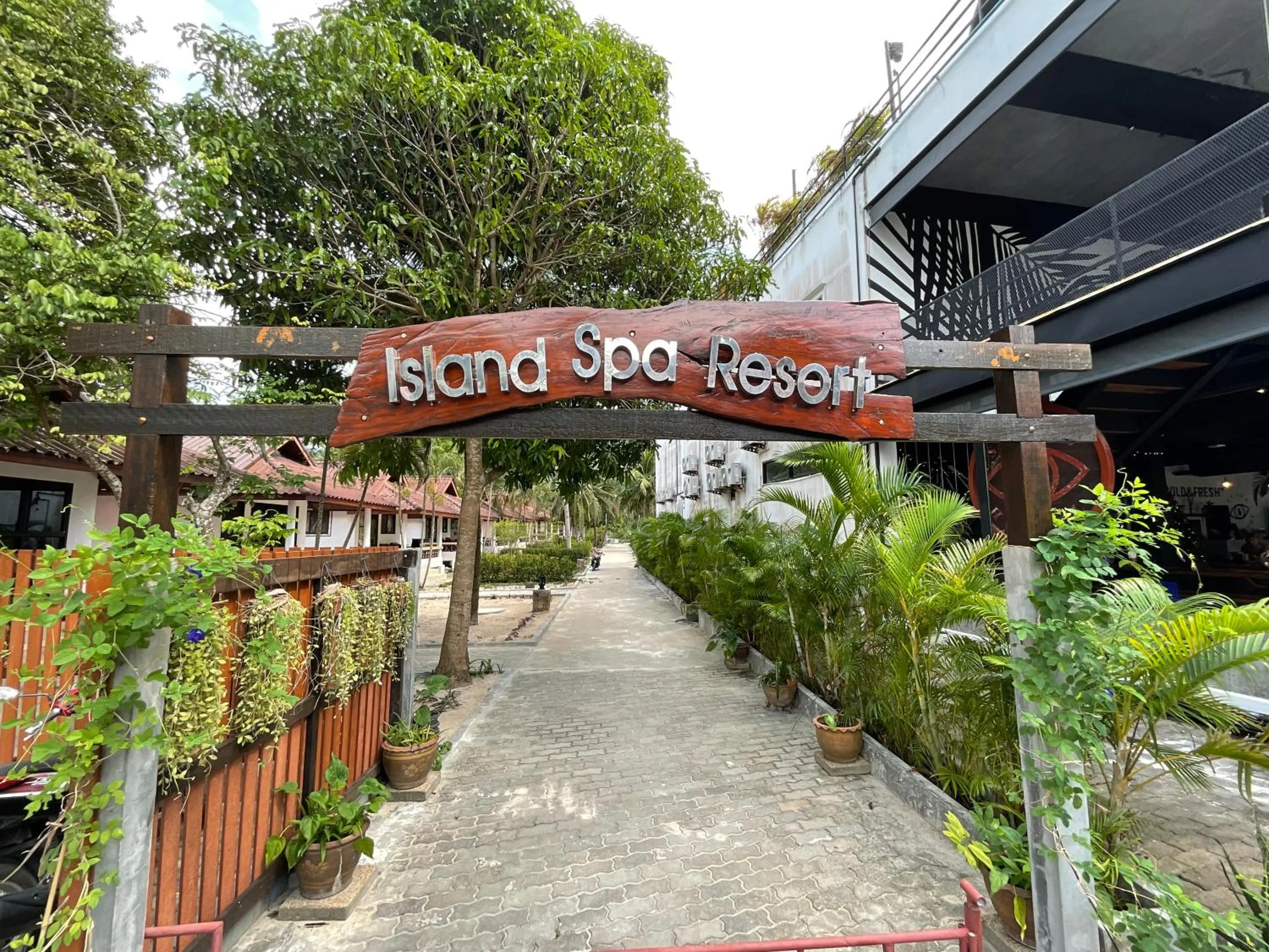 Logo/Certificate/Sign in Island Spa Resort
