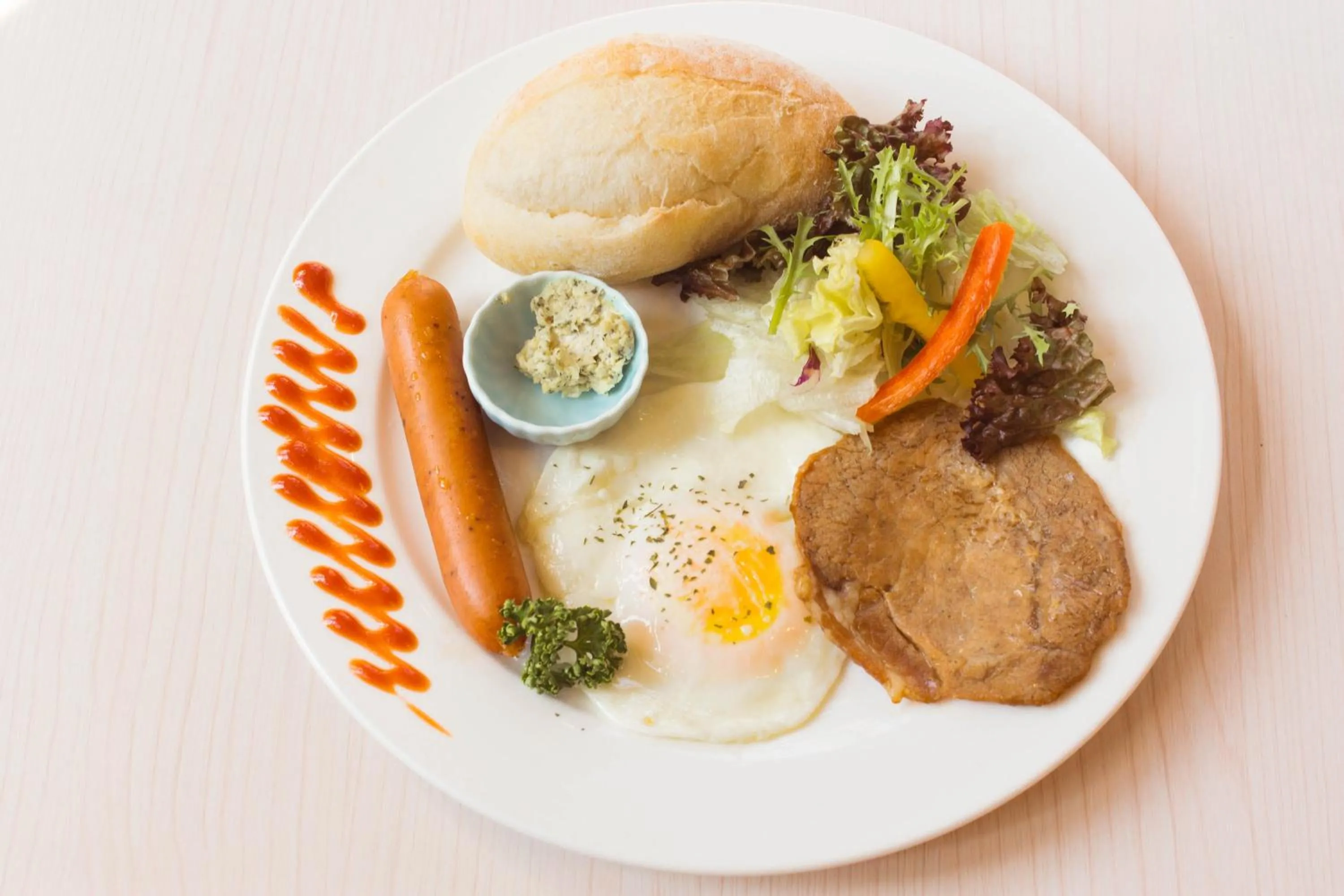 Restaurant/places to eat in Micasa Hotel