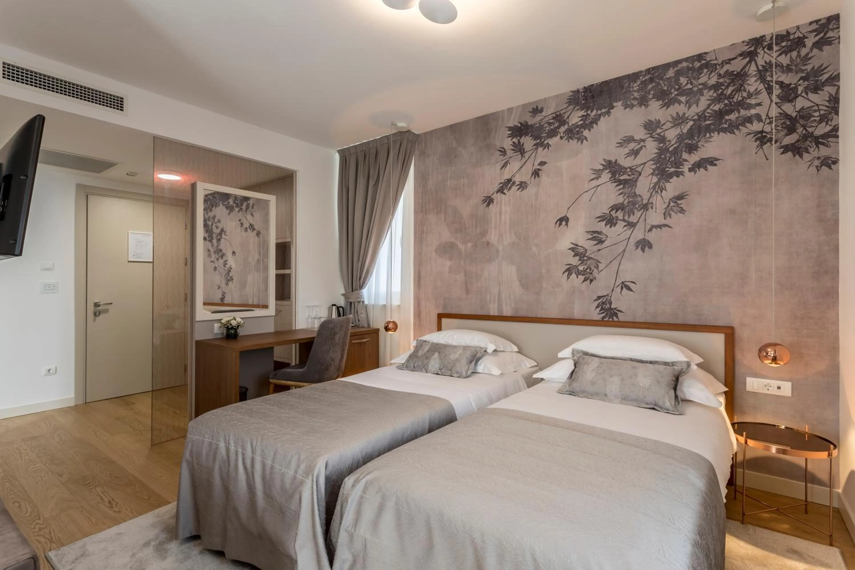 Photo of the whole room, Bed in Residence Stine