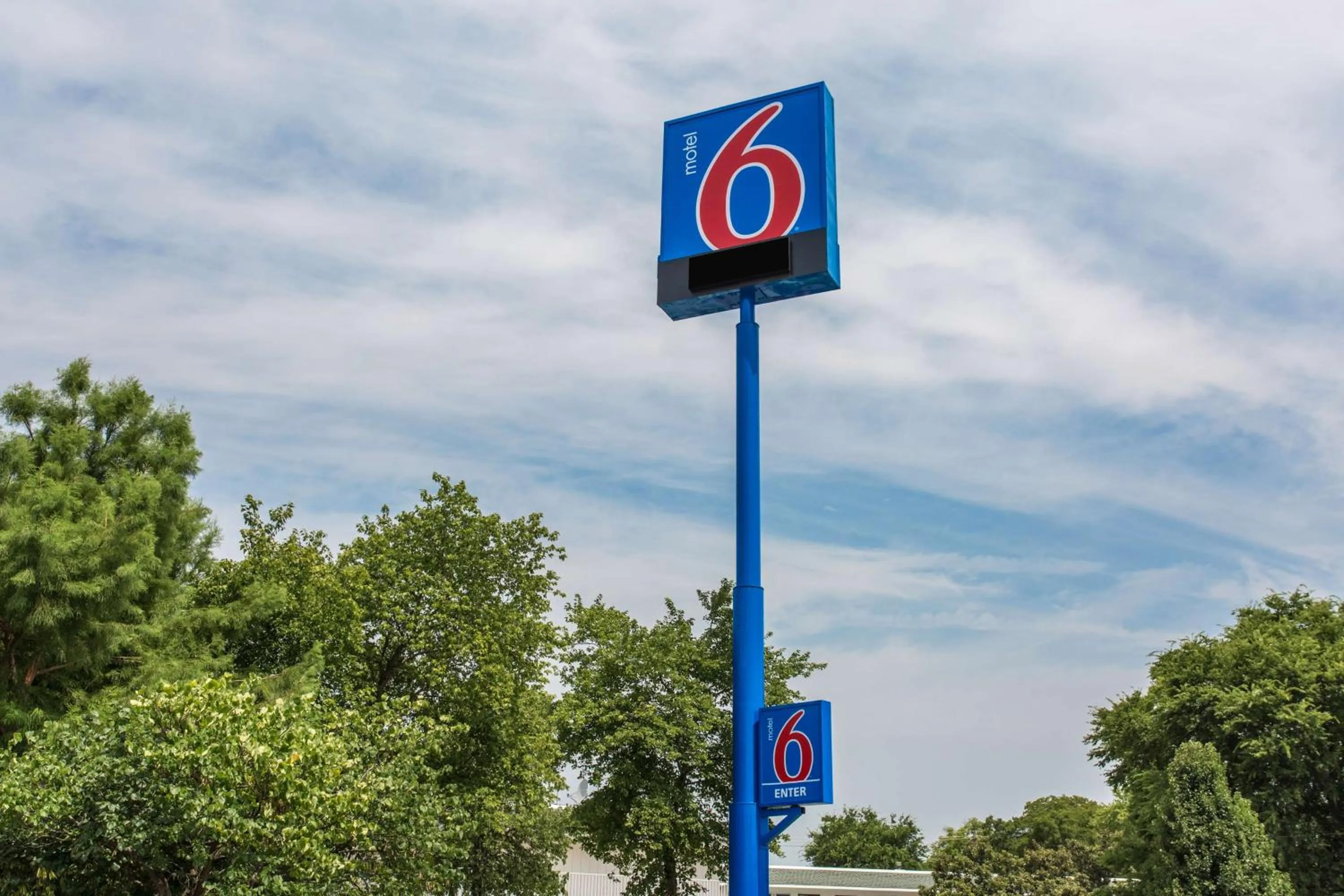 Property building in Motel 6-Goodlettsville, TN - Nashville