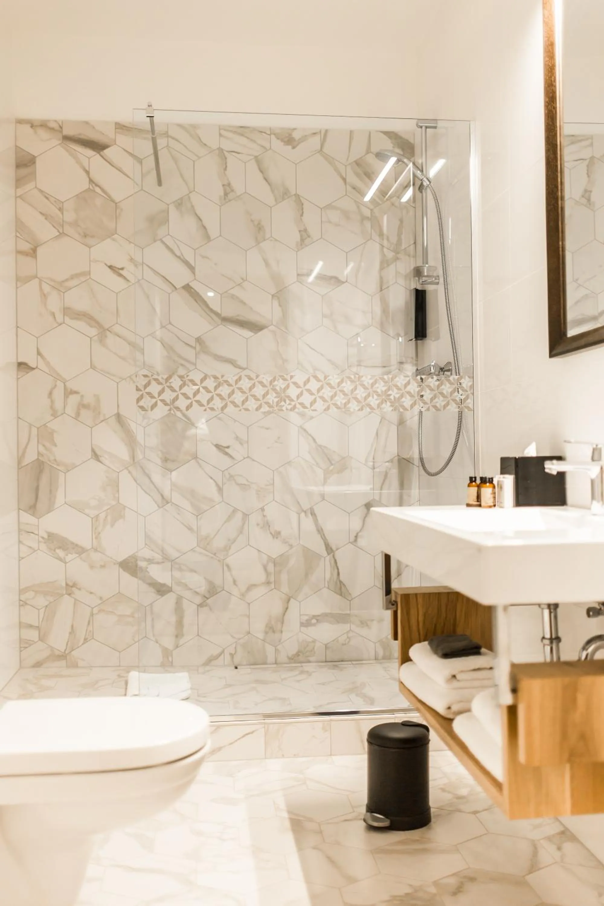 Shower in Art Hotel Roma