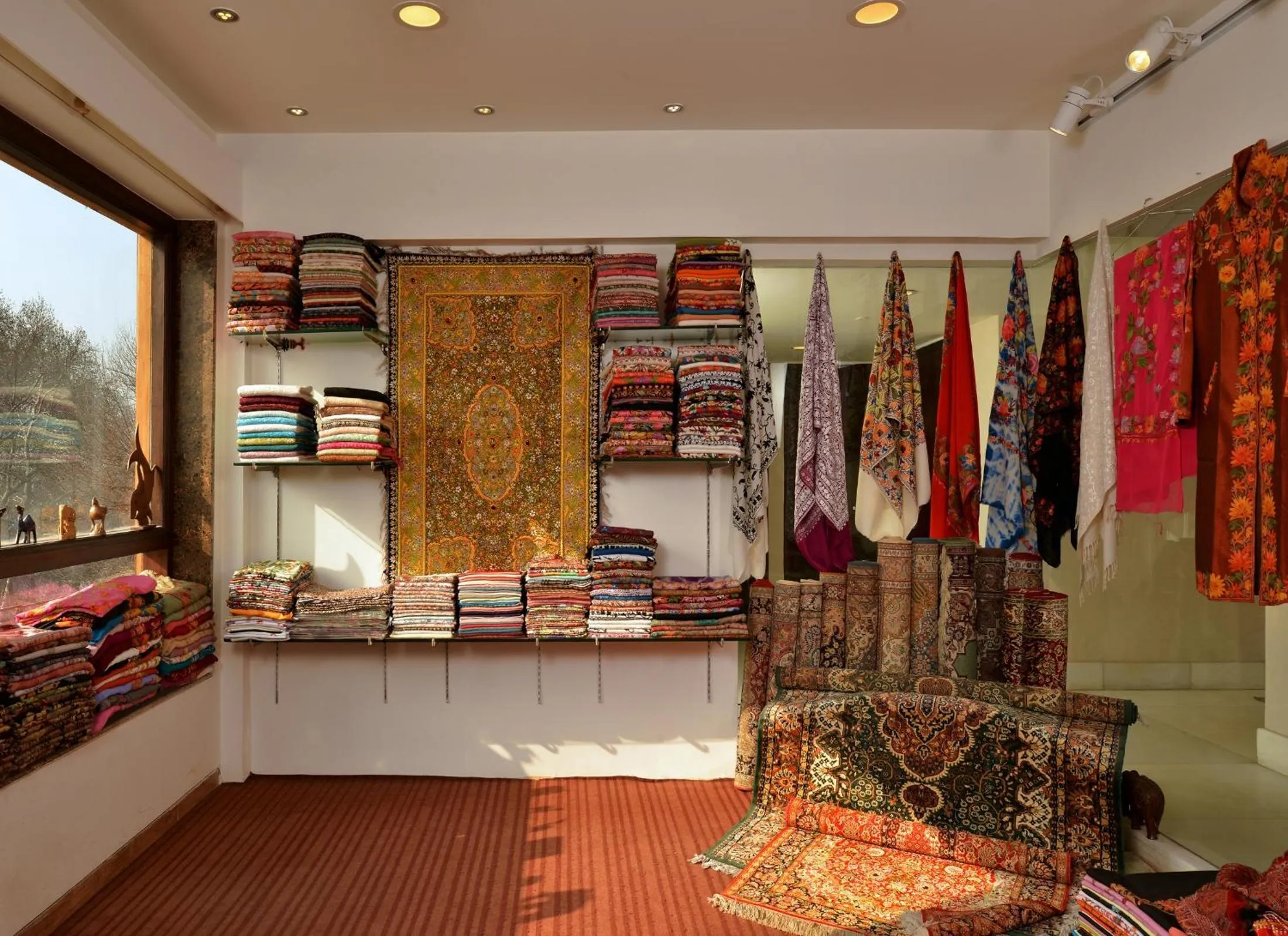 On-site shops in Golden Tulip Srinagar