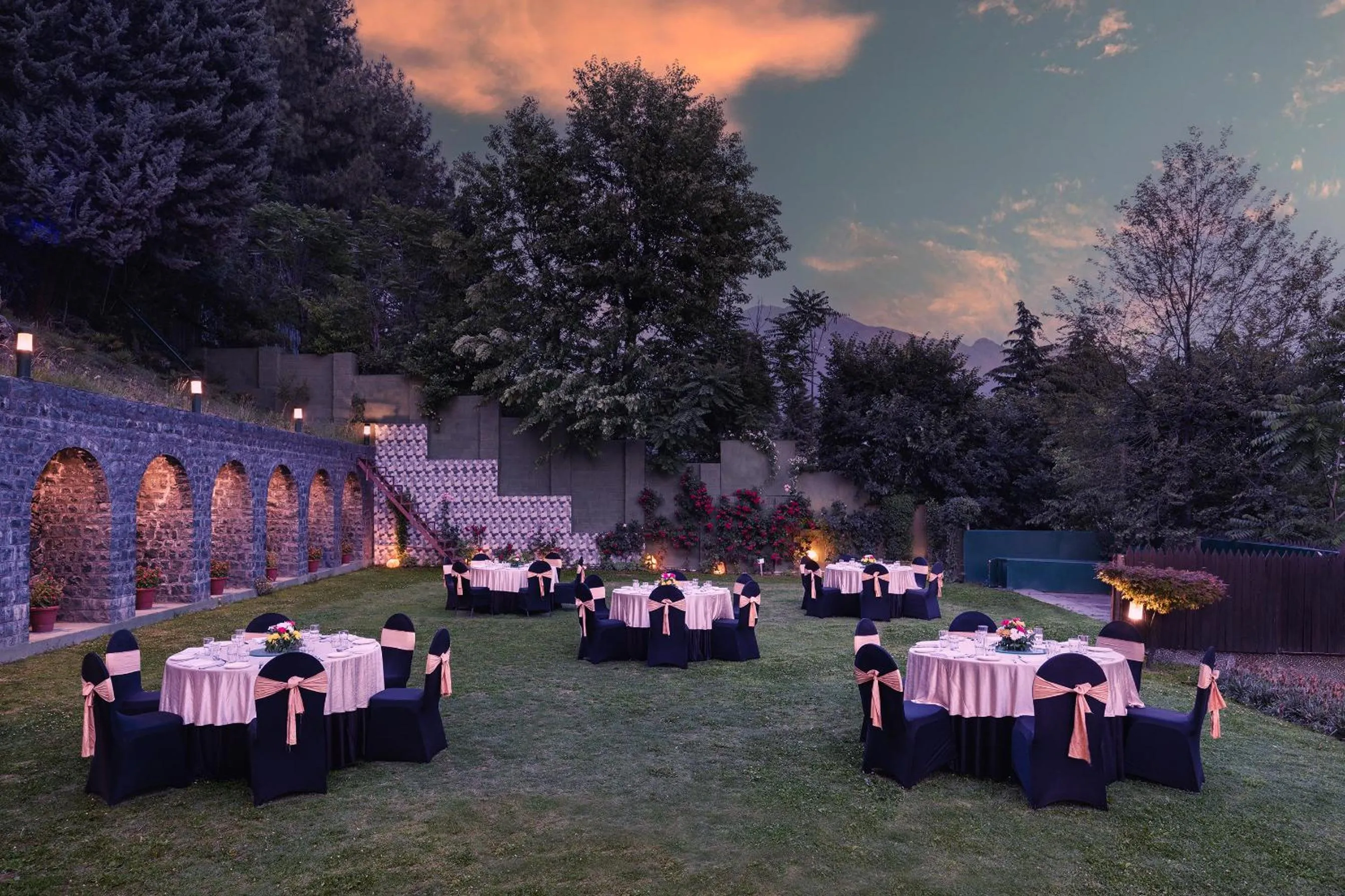 Garden in Golden Tulip Srinagar