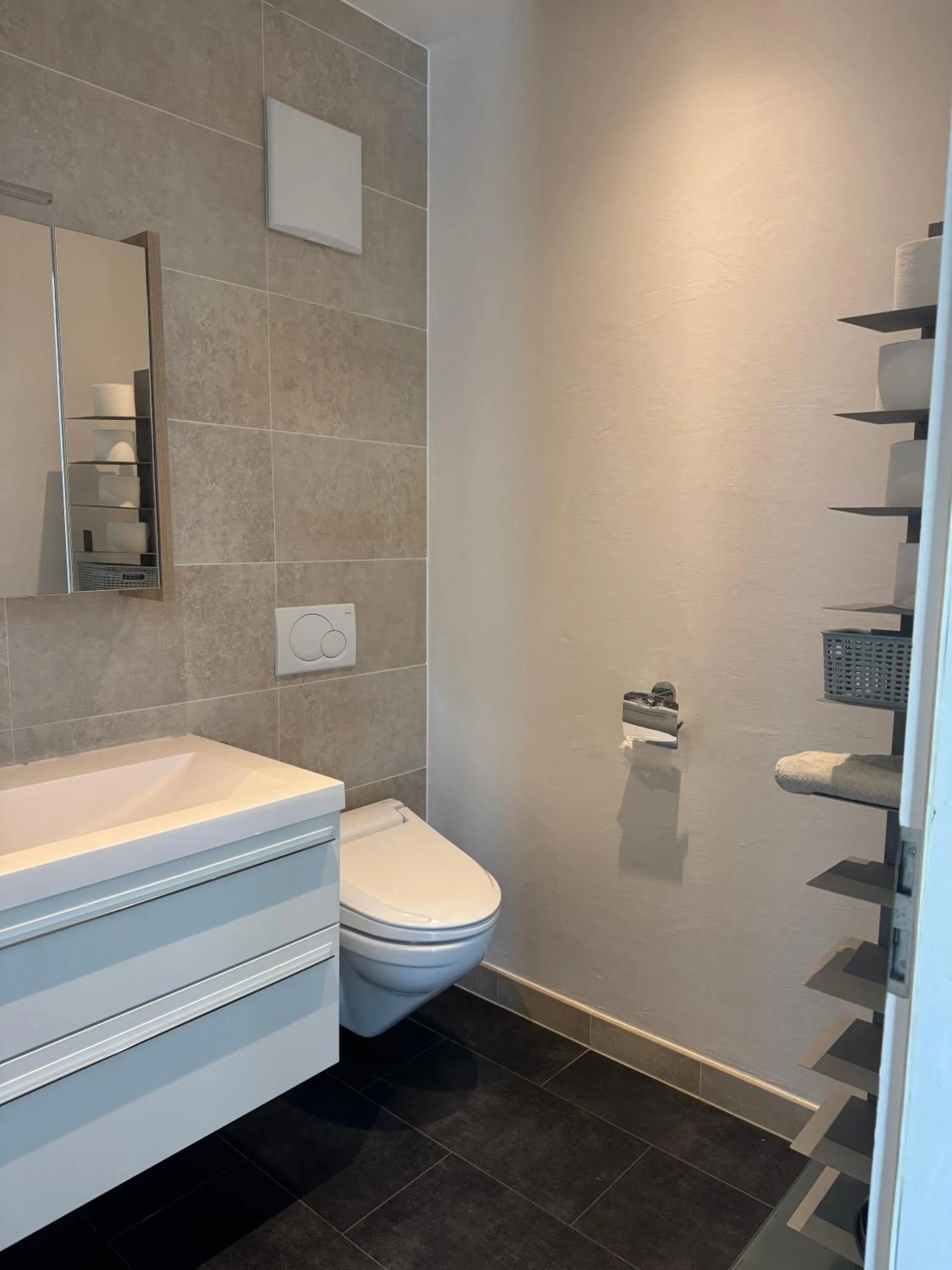 Bathroom in bnb Valais - by La Sittelle