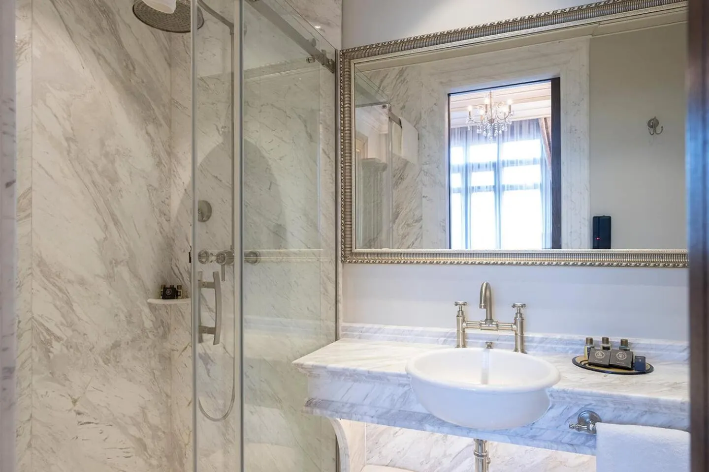 Shower in Ortaköy Hotel