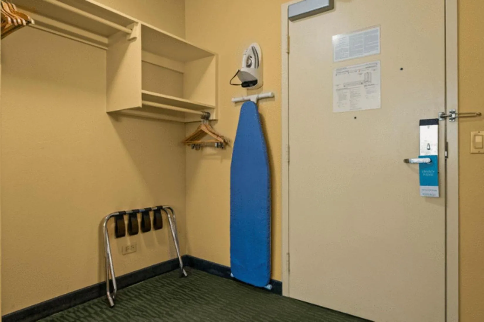 Bedroom in Airport Honolulu Hotel, Trademark Collection by Wyndham