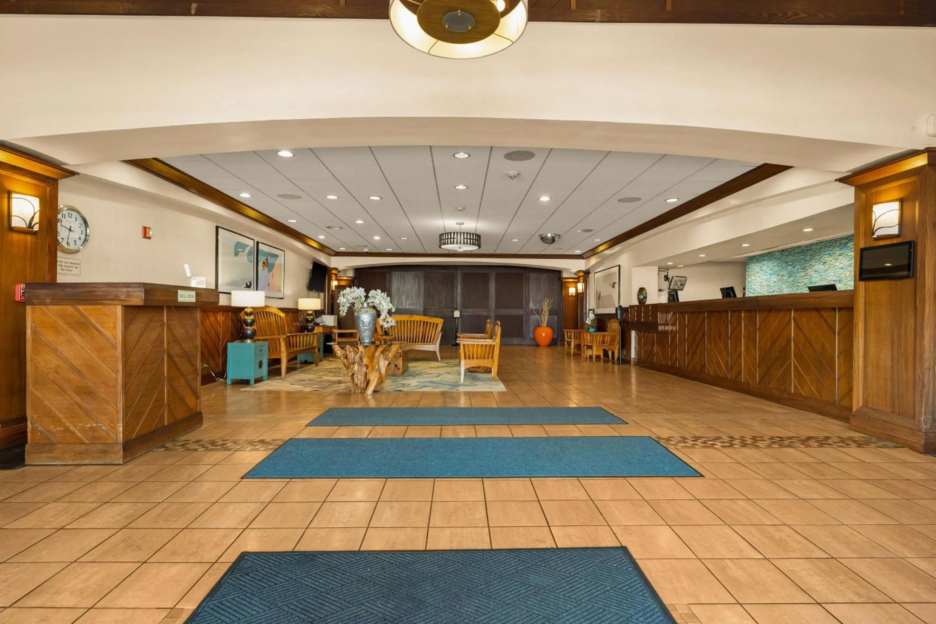 Lobby or reception in Airport Honolulu Hotel, Trademark Collection by Wyndham