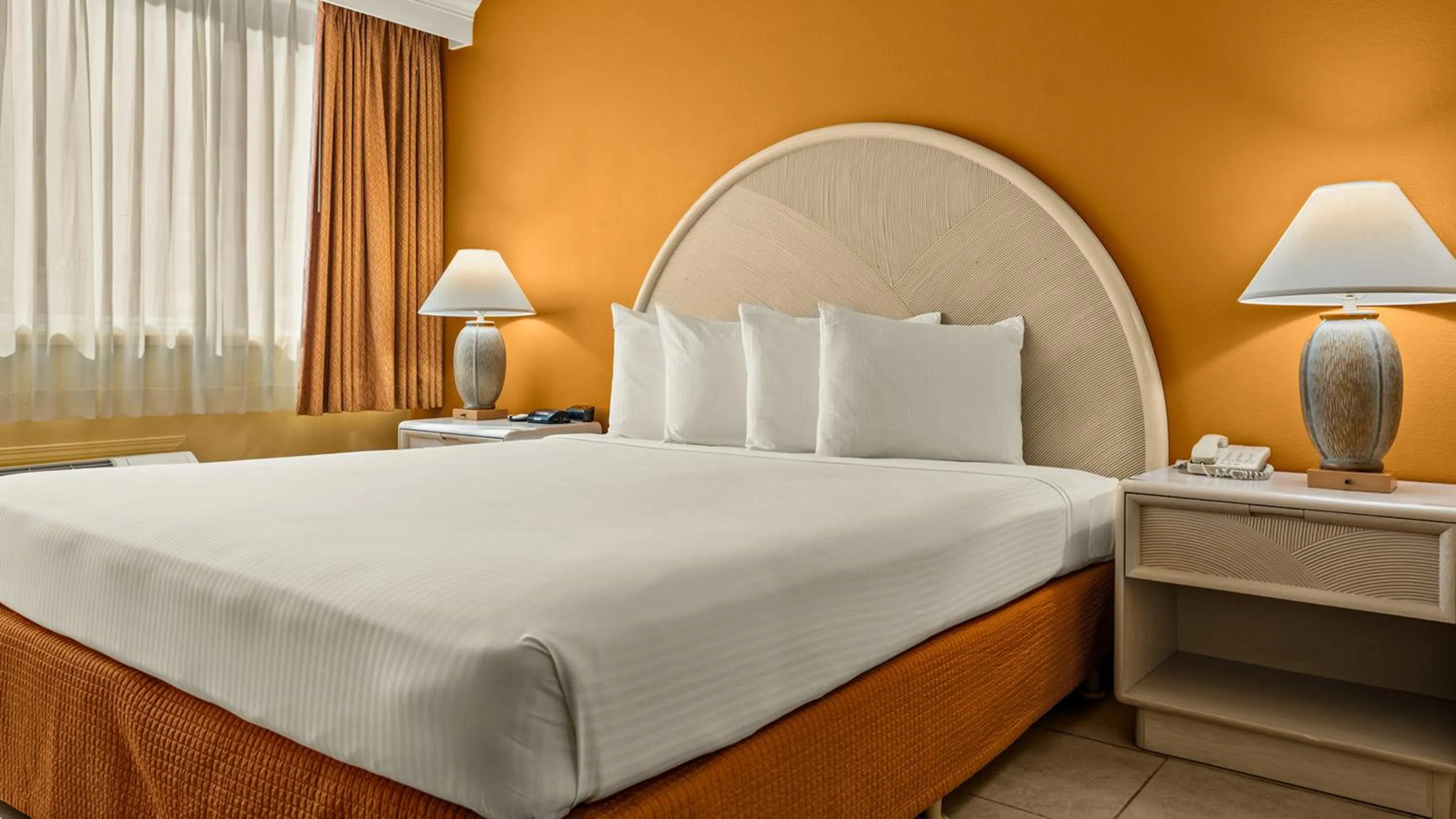 Bed in Airport Honolulu Hotel, Trademark Collection by Wyndham