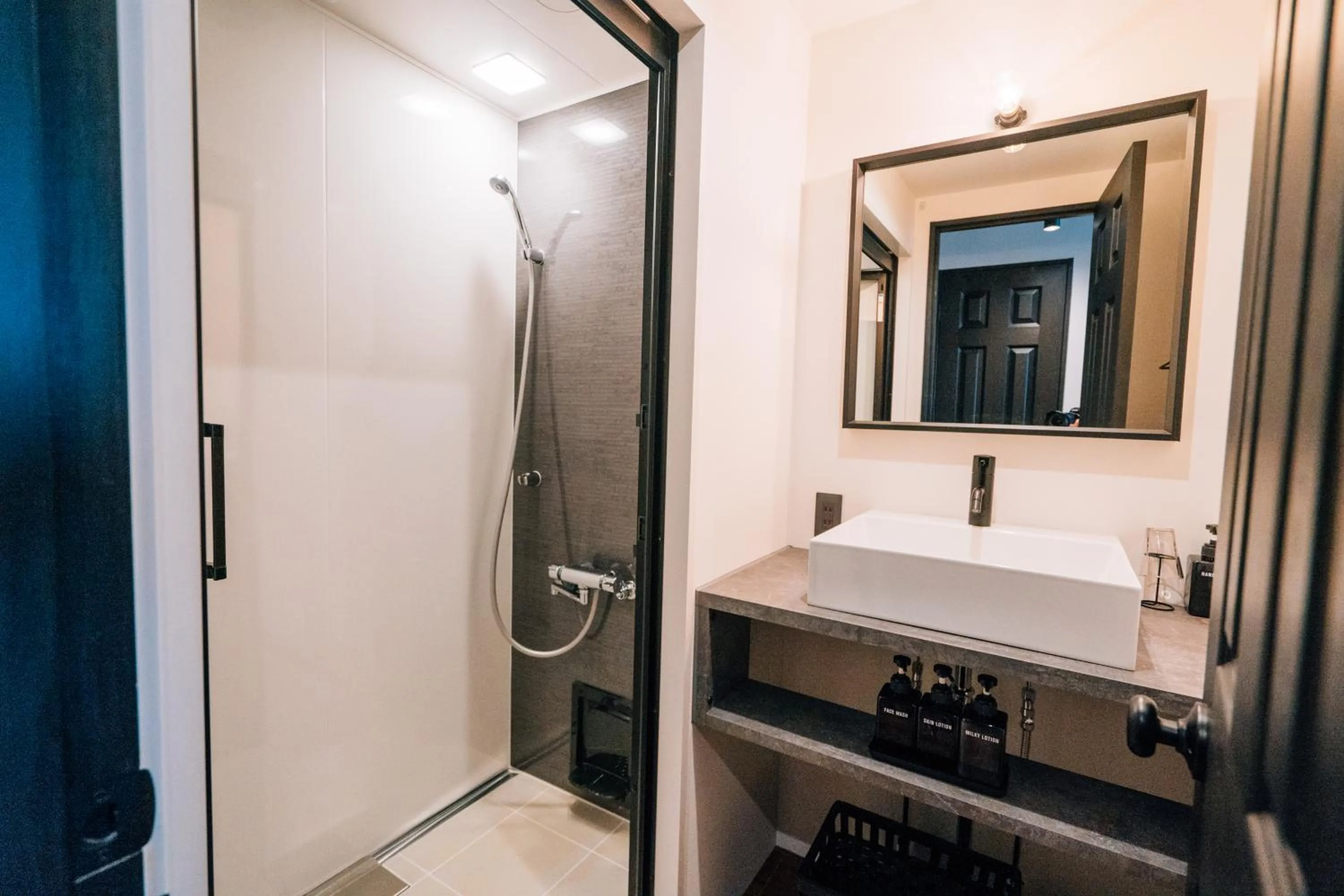 Shower in ZONK HOTEL Nakasu-Deaibashi