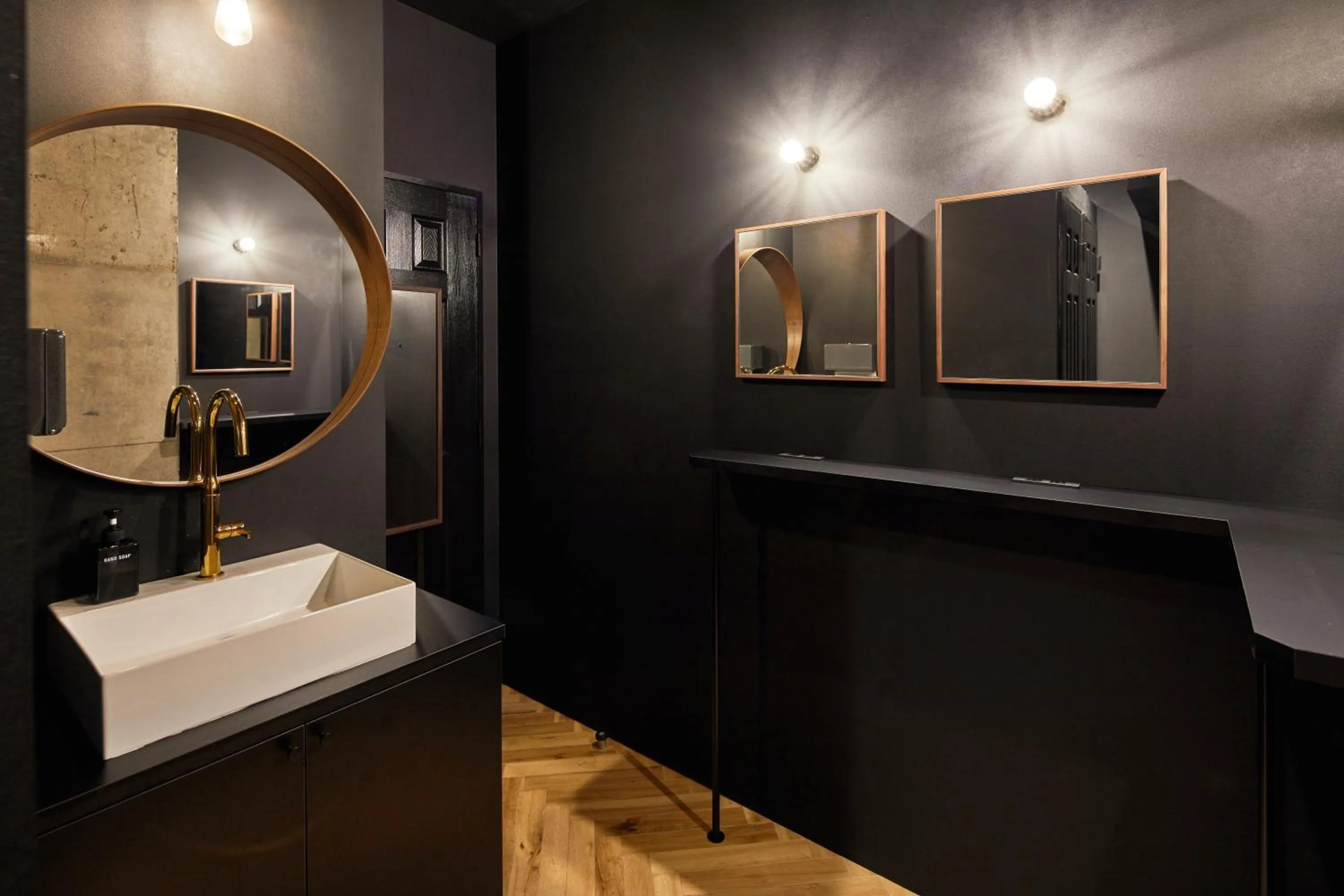 Toilet in ZONK HOTEL Nakasu-Deaibashi