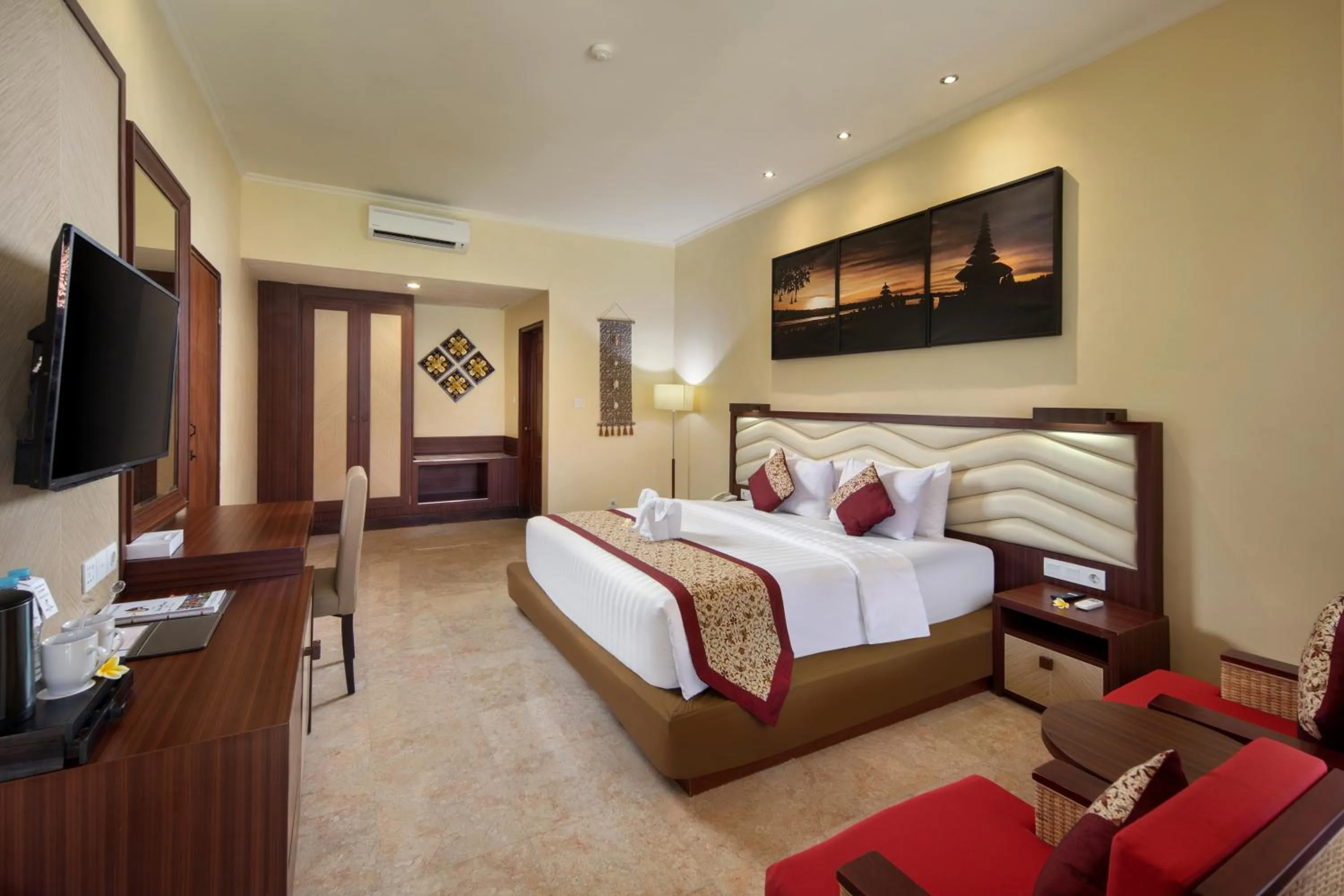 Bedroom, Bed in Grand Istana Rama Hotel