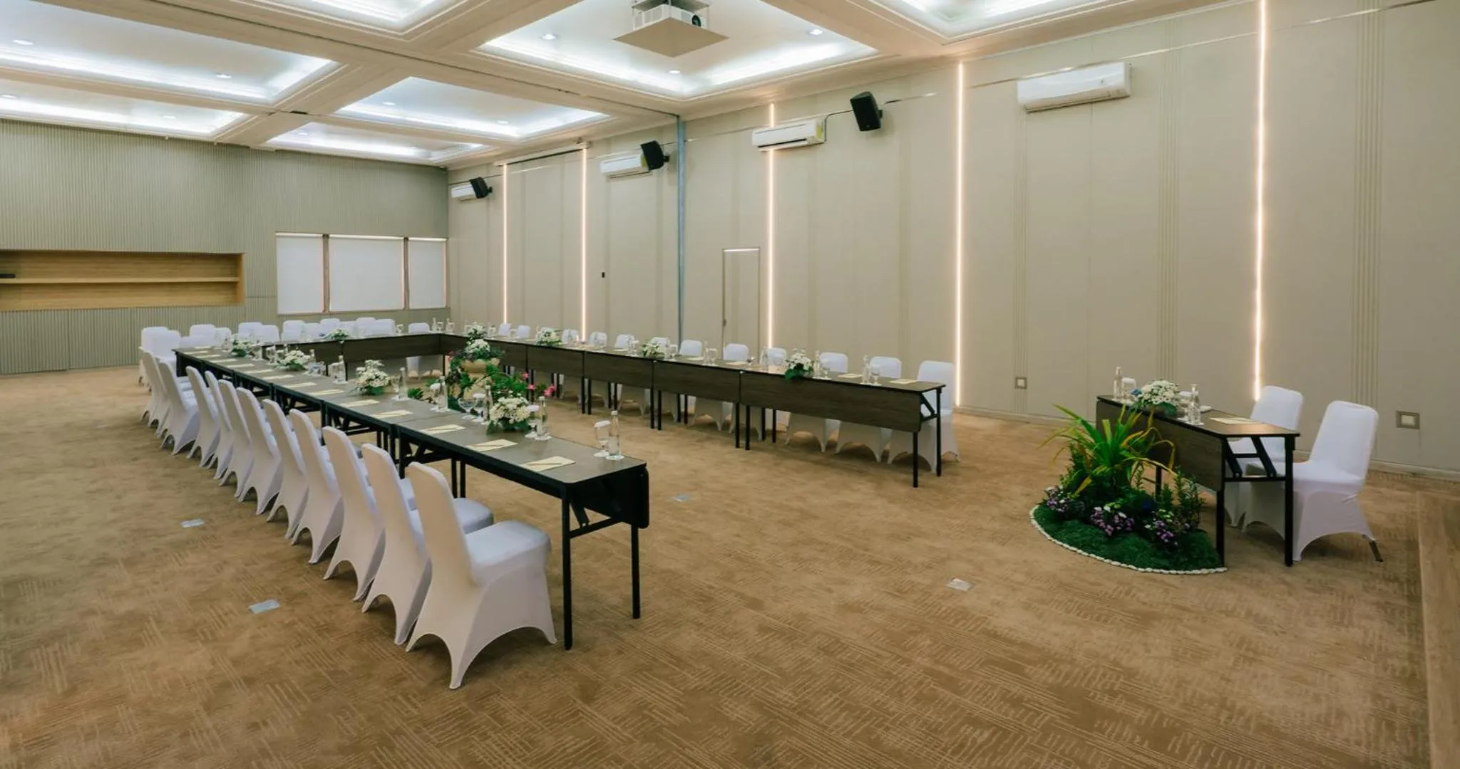 Meeting/conference room in Grand Istana Rama Hotel