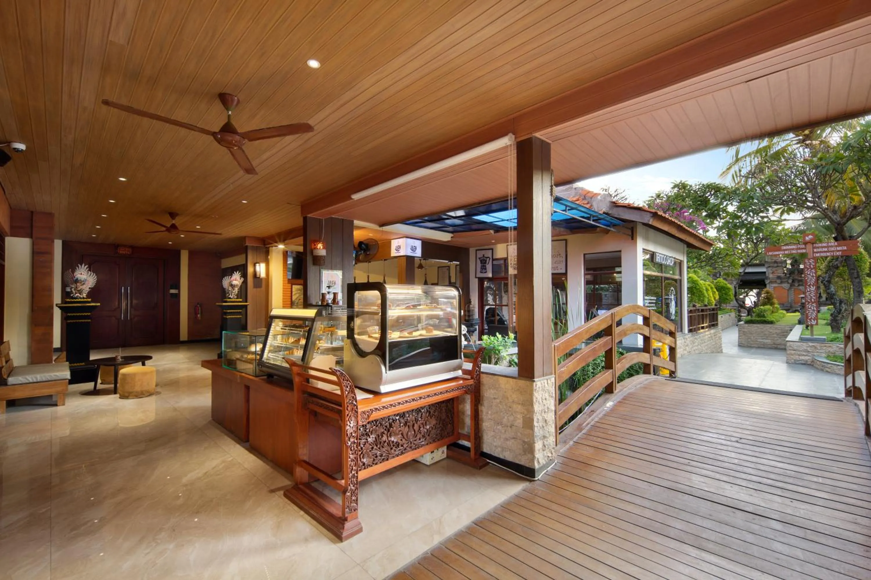 On-site shops in Grand Istana Rama Hotel