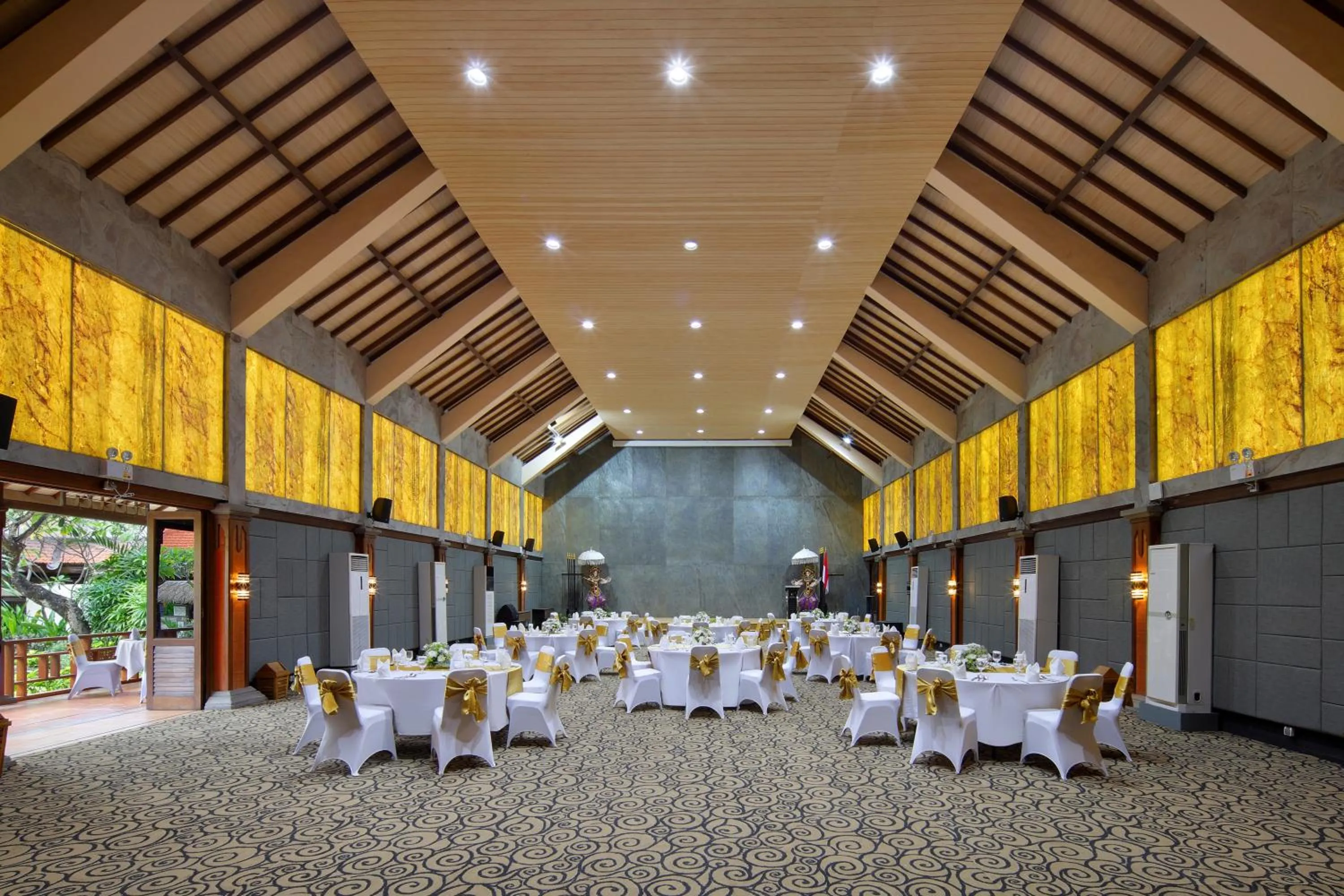 Seating area in Grand Istana Rama Hotel