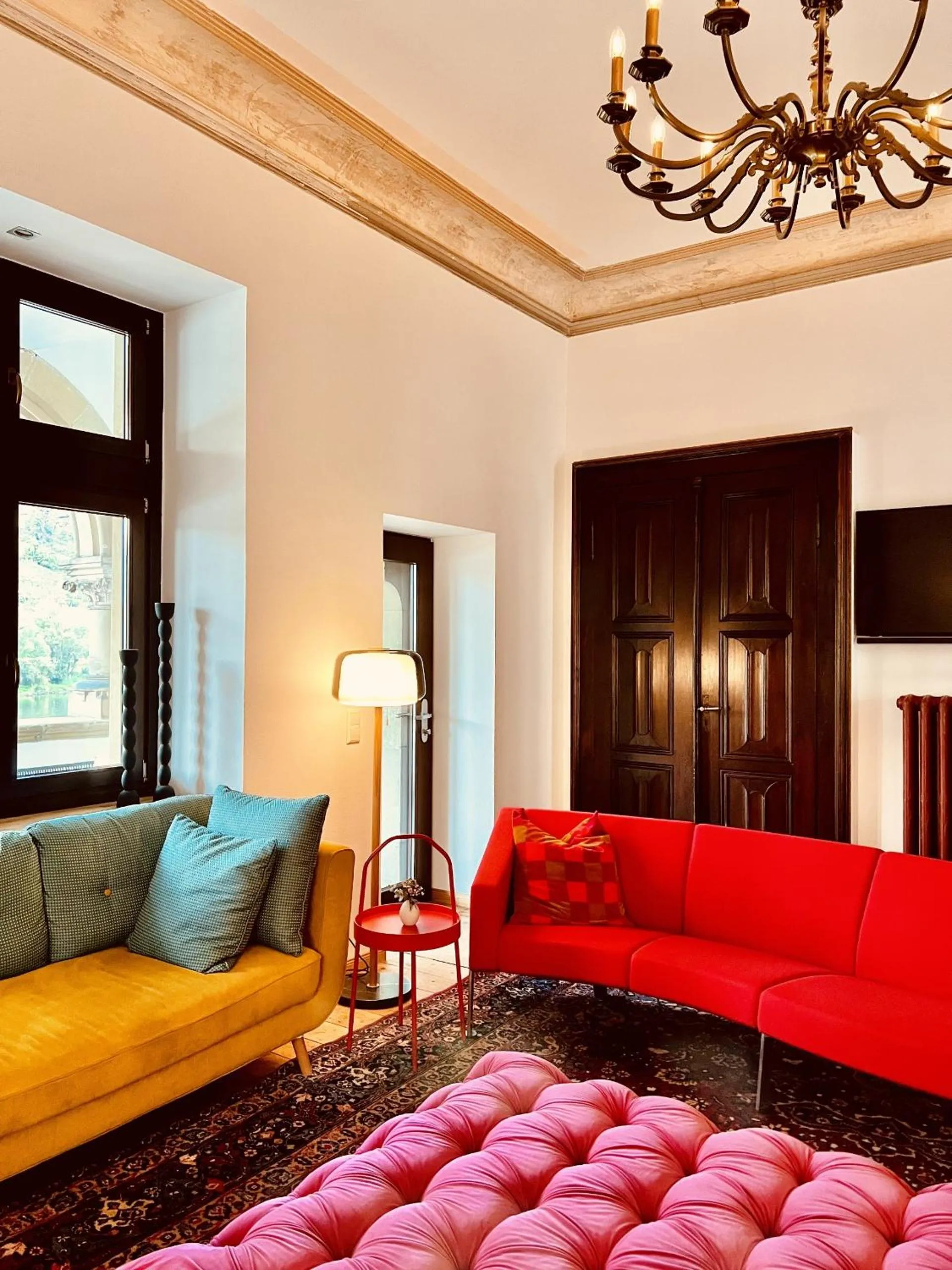 Communal lounge/ TV room in Hotel Villa Vie Cochem