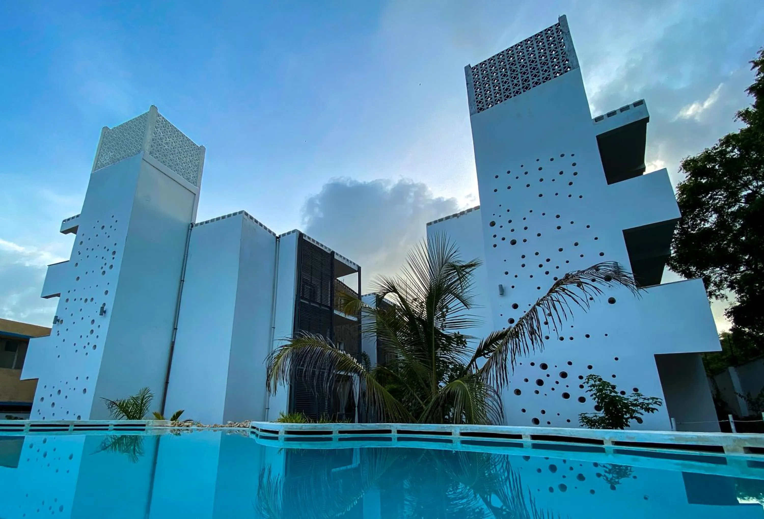 Property building in Aqua Resort