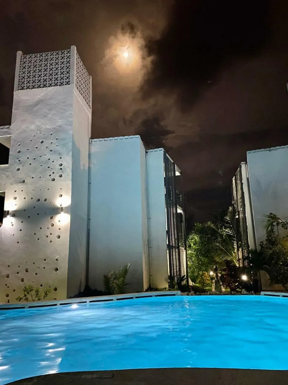 Night in Aqua Resort