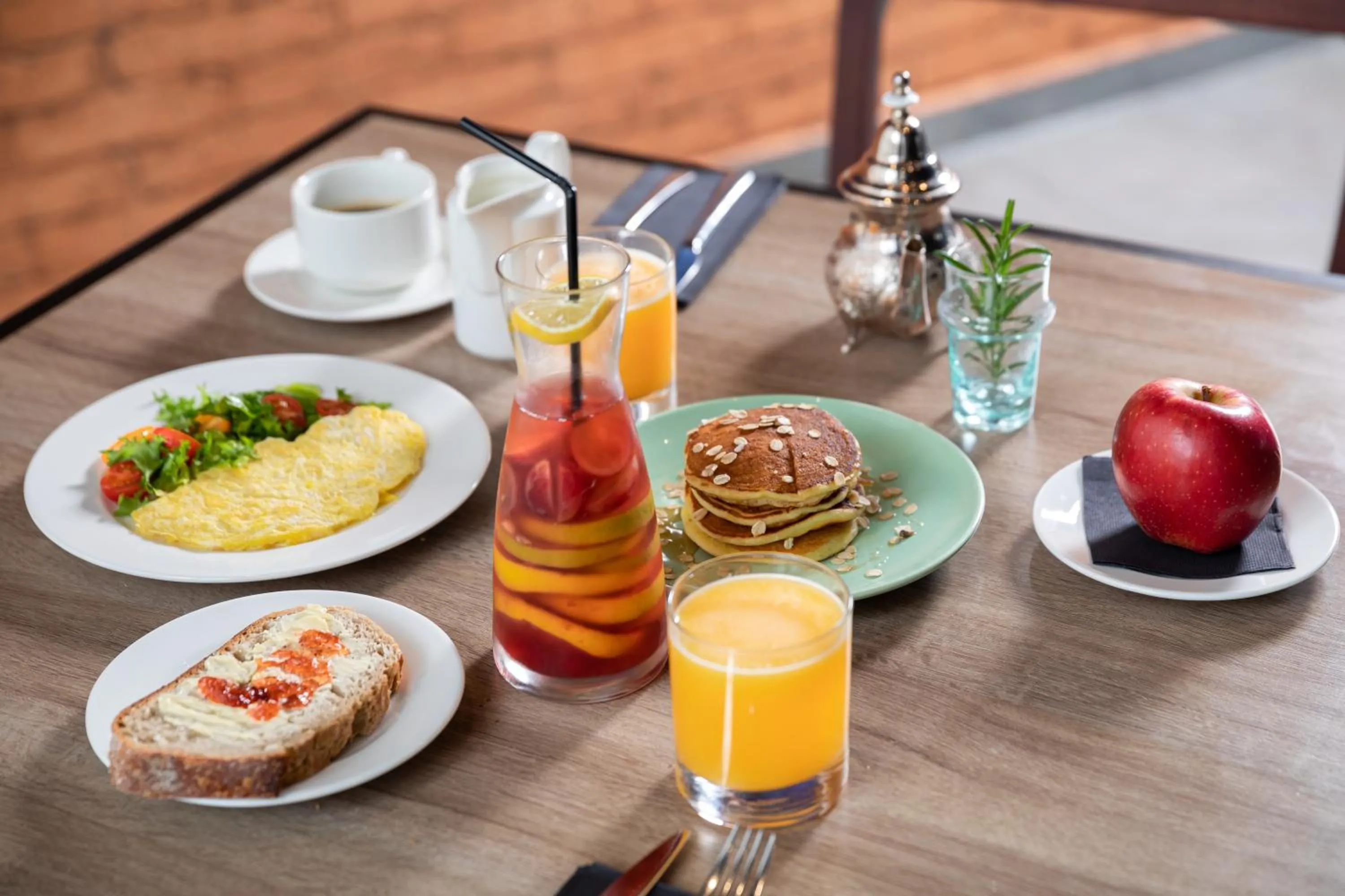 Food and drinks in ONOMO Airport Casablanca