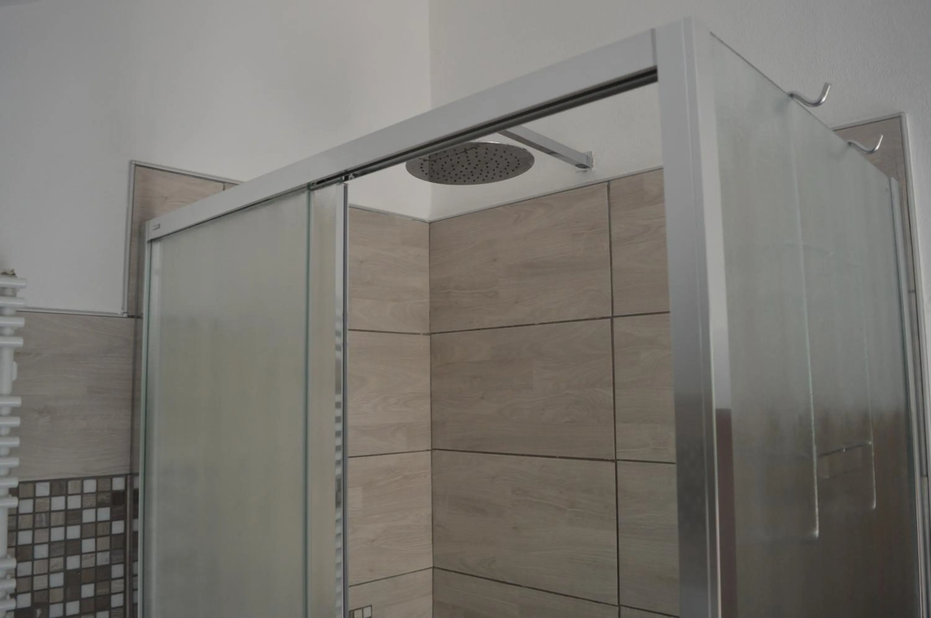 Shower in L'uovo e la faina