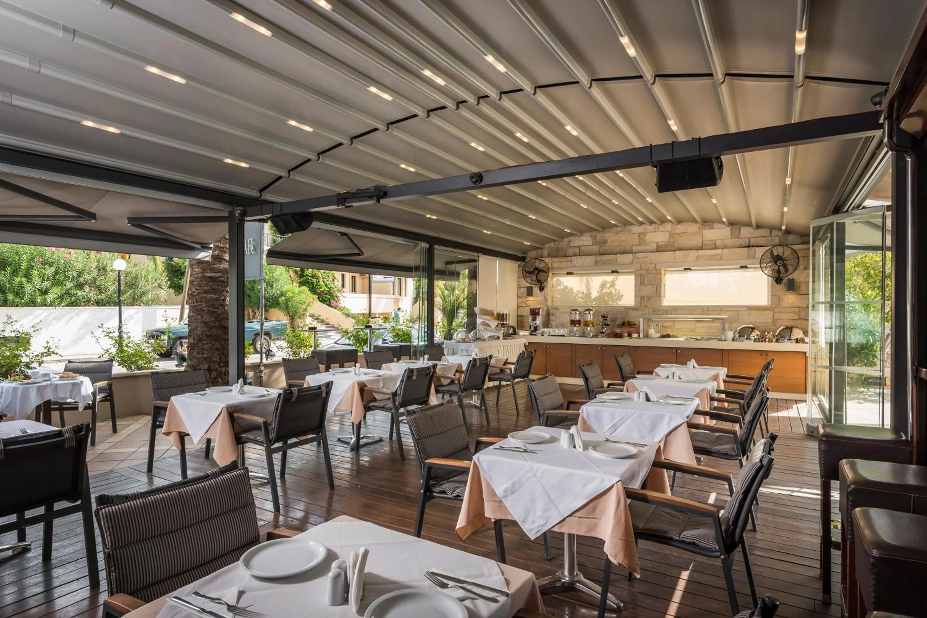 Breakfast in Elotis Suites