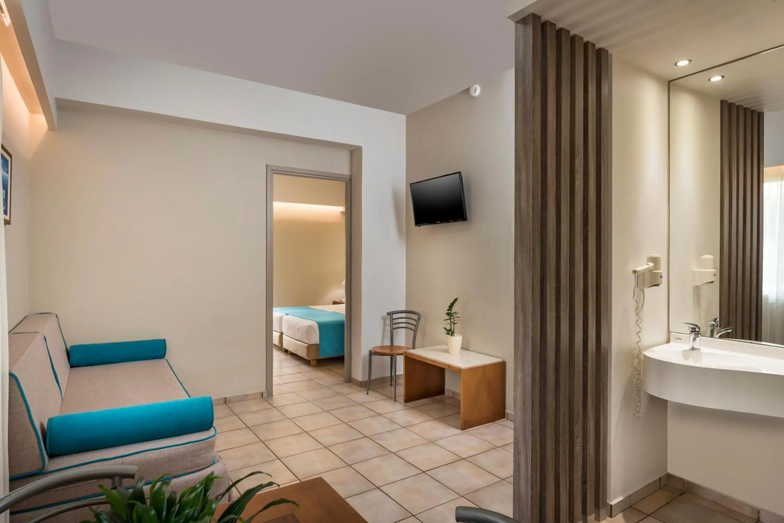 One-Bedroom Apartment - single occupancy in Elotis Suites One-Bedroom Apartment - single occupancy in Elotis Suites