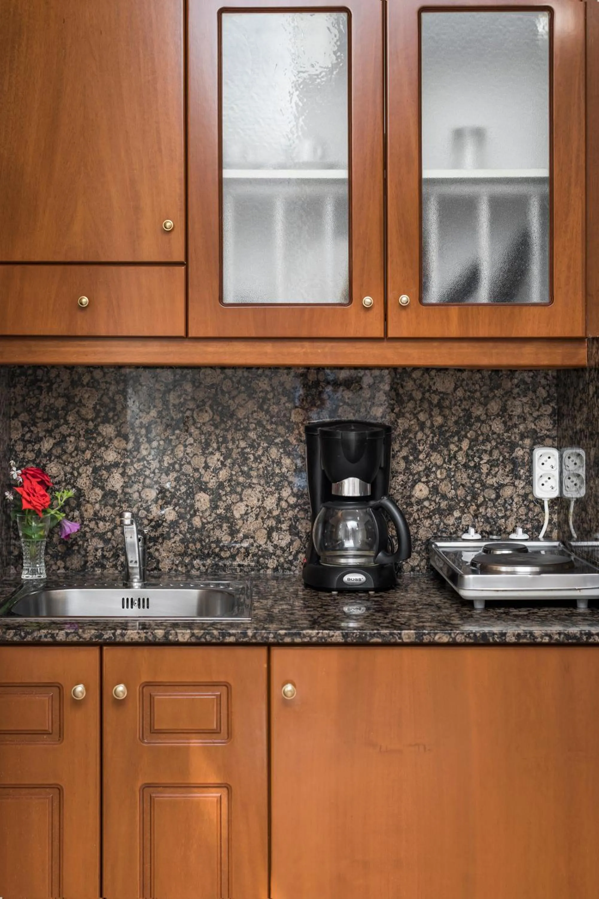 Coffee/tea facilities in Elotis Suites