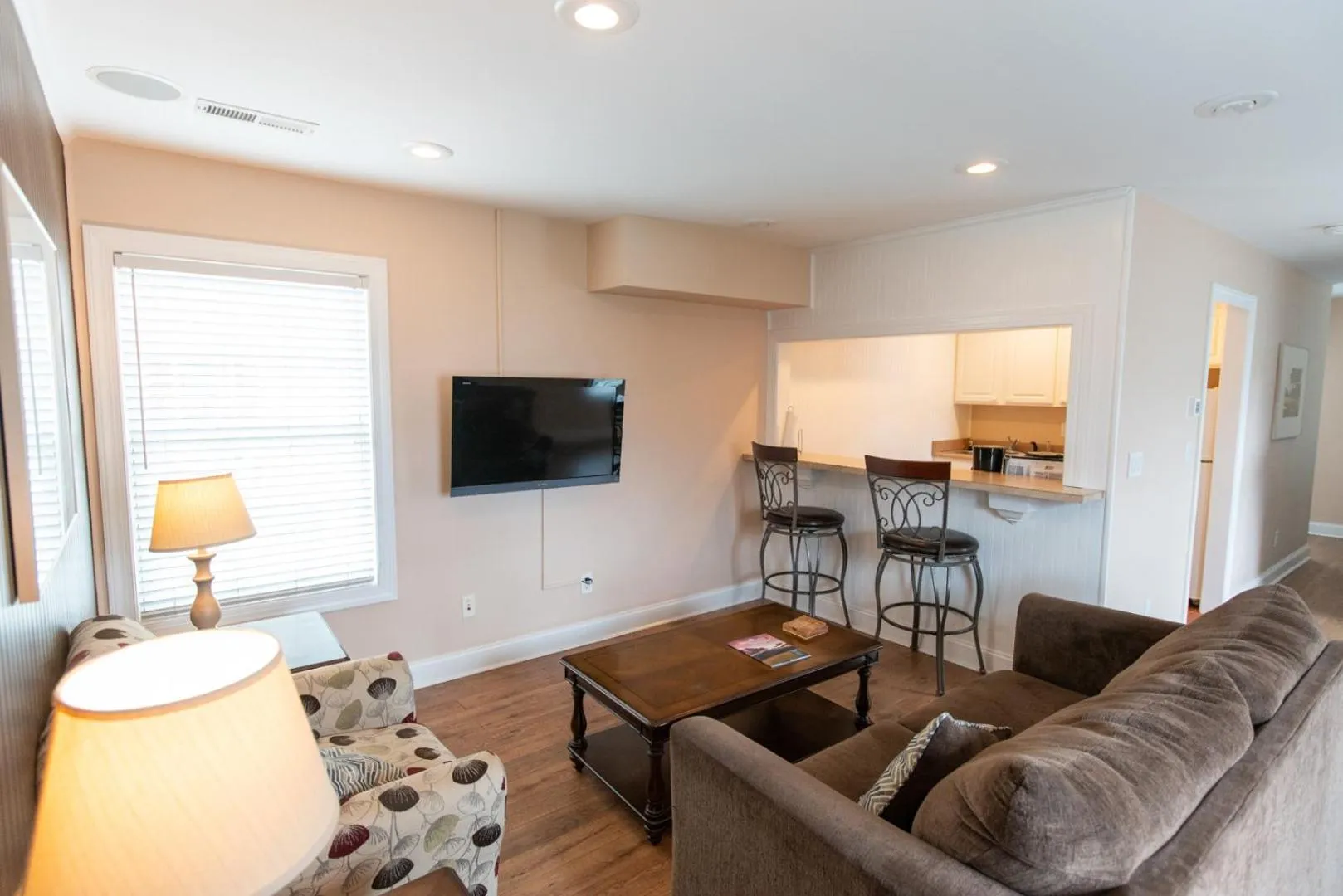 Living room in Howard's Creek Inn
